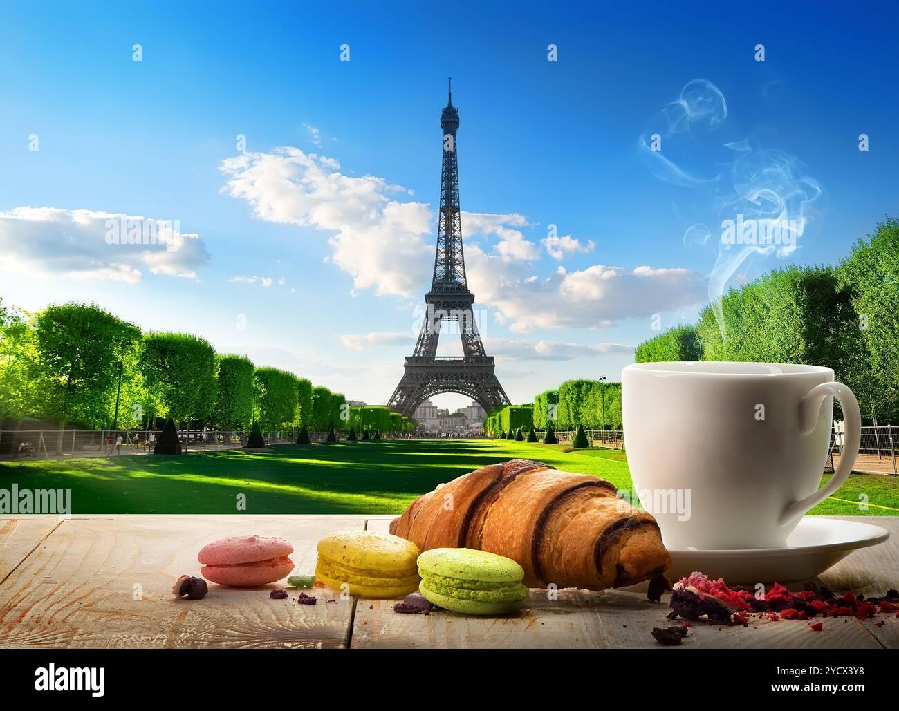 Le petit-déjeuner près de Eiffel Tower Banque D'Images