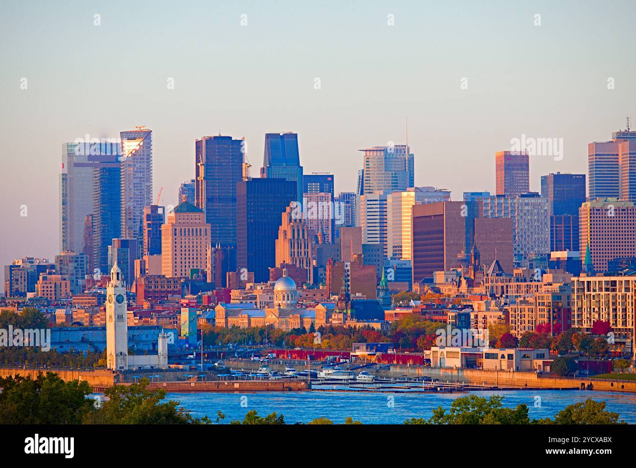 Canada, Québec, Montréal, centre-ville, skyline, vieux-Port, fleuve Saint-Laurent Banque D'Images