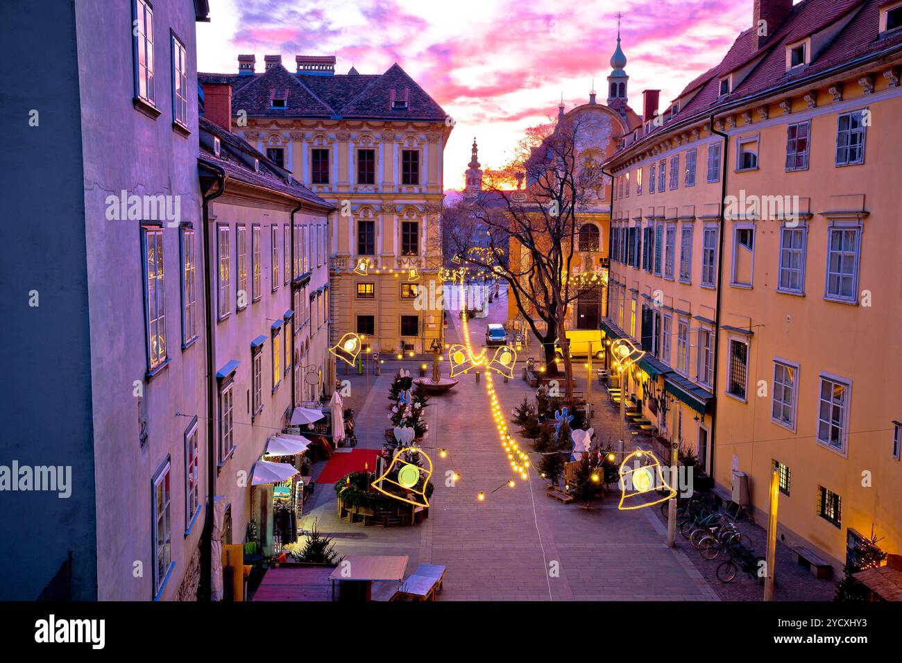 Le centre-ville de Graz de noël vue du coucher de soleil Banque D'Images