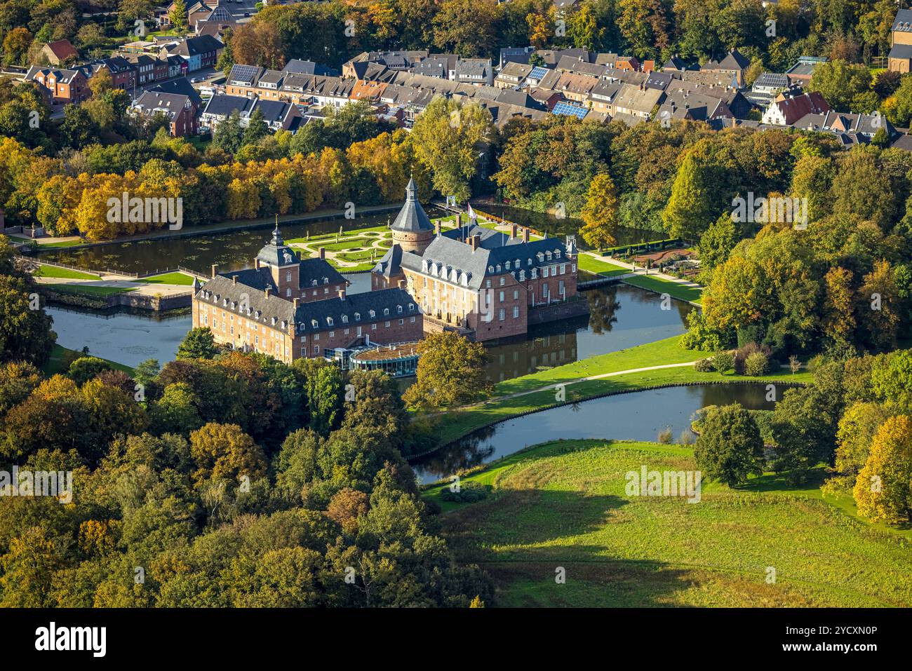 Luftbild, Schloss Wasserburg Anholt mit Wassergarten, Anholt, Isselburg, Niederrhein, Rhénanie du Nord-Westphalie, Deutschland ACHTUNGxMINDESTHONORARx60xEURO *** vue aérienne, Schloss Wasserburg Anholt avec jardin aquatique, Anholt, Isselburg, Bas-Rhin, Rhénanie du Nord-Westphalie, Allemagne ATTENTIONxMINDESTHONORARx60xEURO Banque D'Images