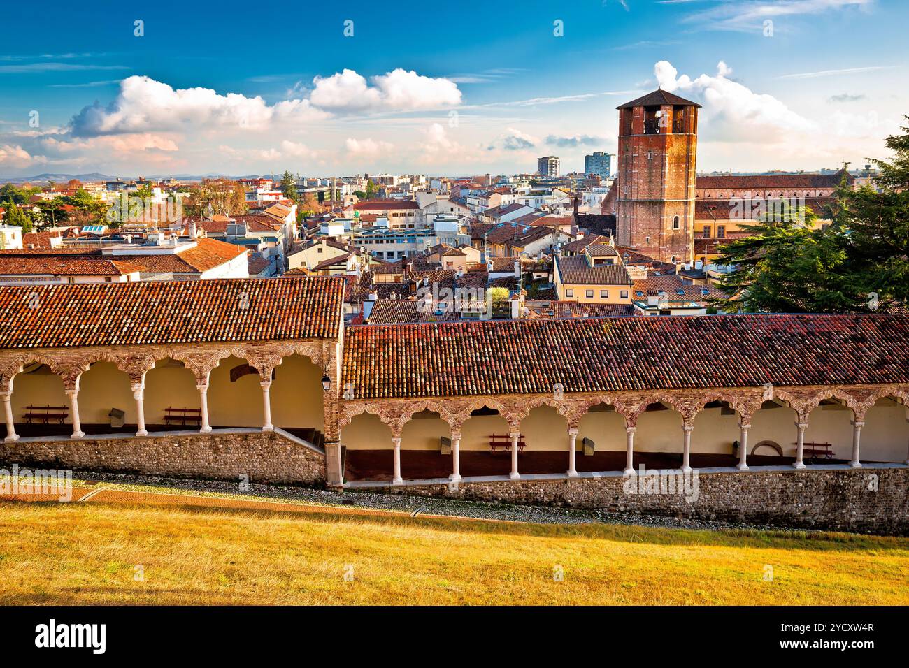 La ville antique d'Udine toits voir Banque D'Images