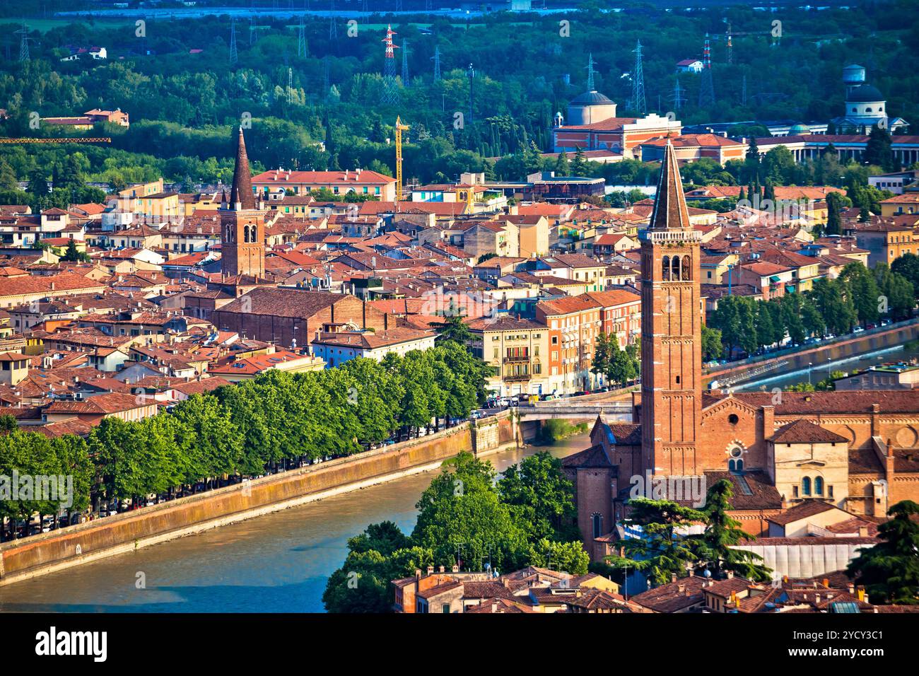 Ville de Vérone et rivière Adige vue aérienne Banque D'Images