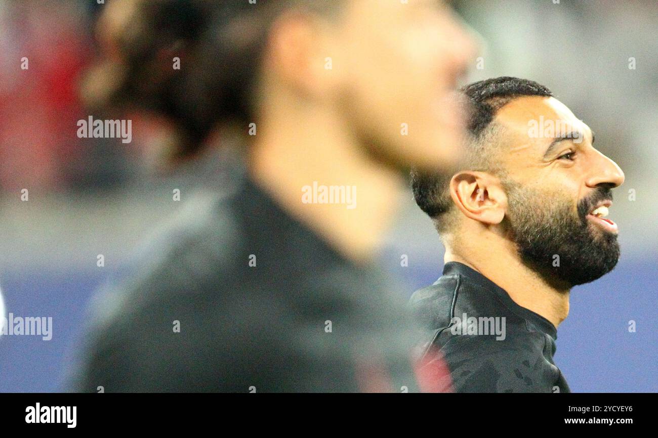 Leipzig, Allemagne. 23 octobre 2024. Mohamed Salah de Liverpool sourit avant leur match de football de l'UEFA Champions League entre le RB Leipzig et le Liverpool FC au Red Bull Arena Stadion . Crédit : Davide Elias / Alamy Live News Banque D'Images