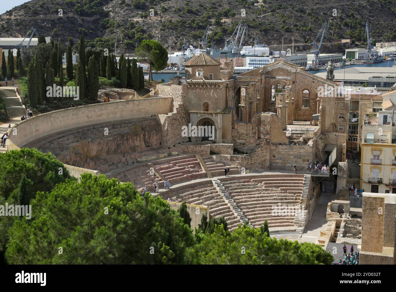 Editorial Carthagène, Espagne - 08 octobre 2024 : vestiges de l'amphithéâtre romain à ciel ouvert de Carthagène en Espagne. Banque D'Images