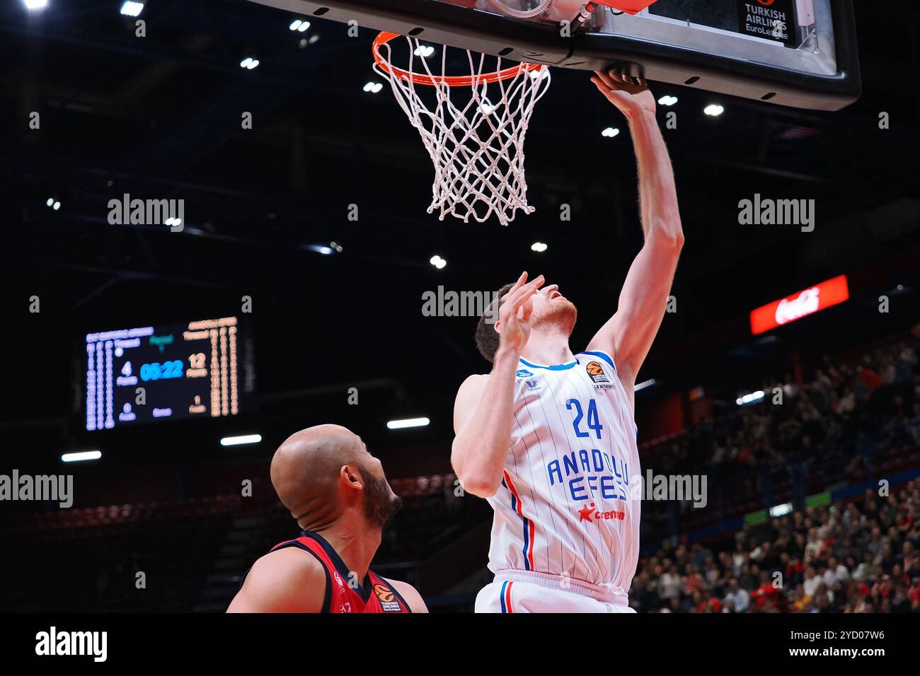 Ercan Osmani (Anadolu Efes Istanbul) lors de l'EA7 Emporio Armani Milano vs Anadolu Efes Istanbul, match de basket Euroleague à Milan, Italie, 24 octobre 2024 Banque D'Images