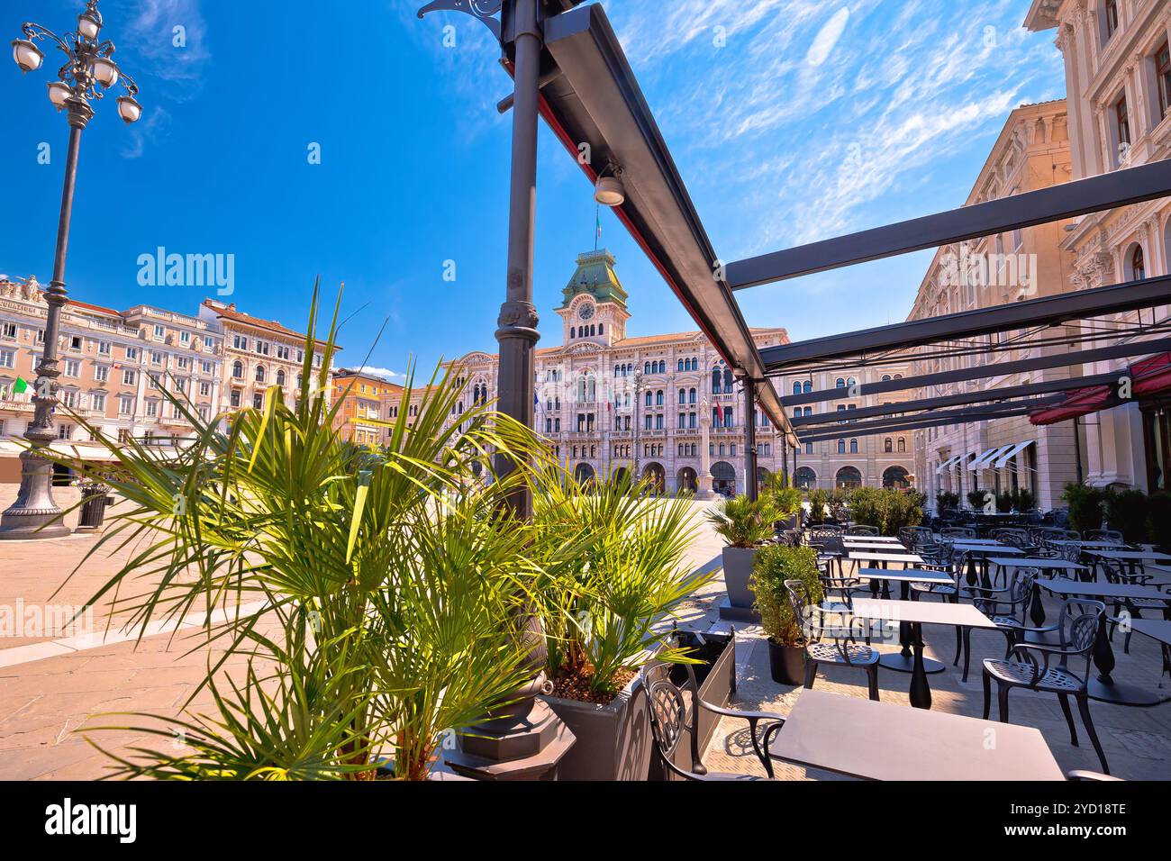 Piazza UNITA d Italia place dans Trieste vue Banque D'Images