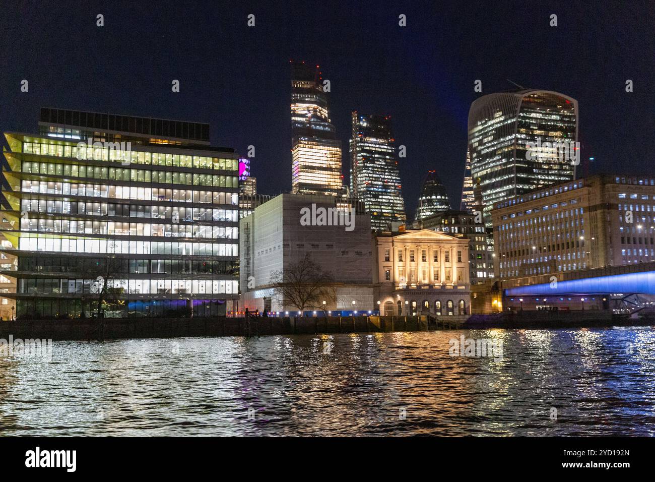 Illuminations de la Tamise de Londres Banque D'Images