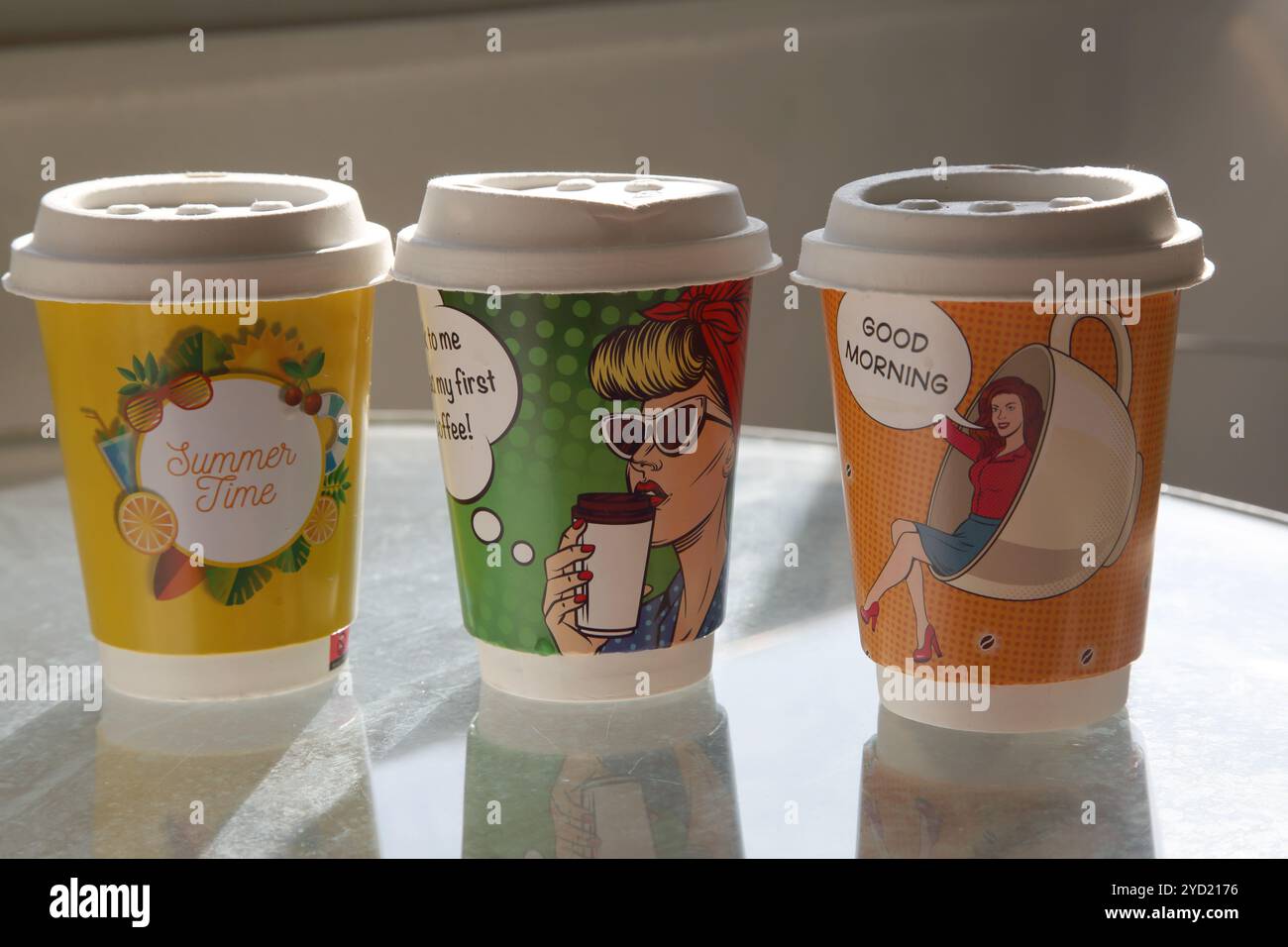 Tasses à café jetables pop Art Banque D'Images Tasses à café jetables pop Art Banque D'Images