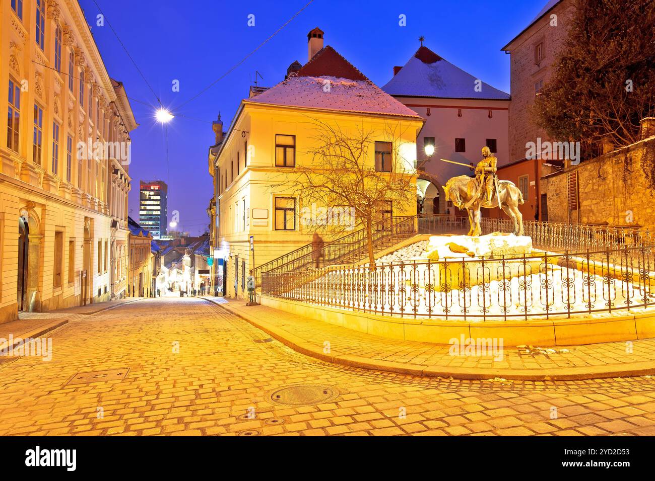 Historique Zagreb Radiceva Street et Kamenita vrata Stone Gate vue en soirée Banque D'Images