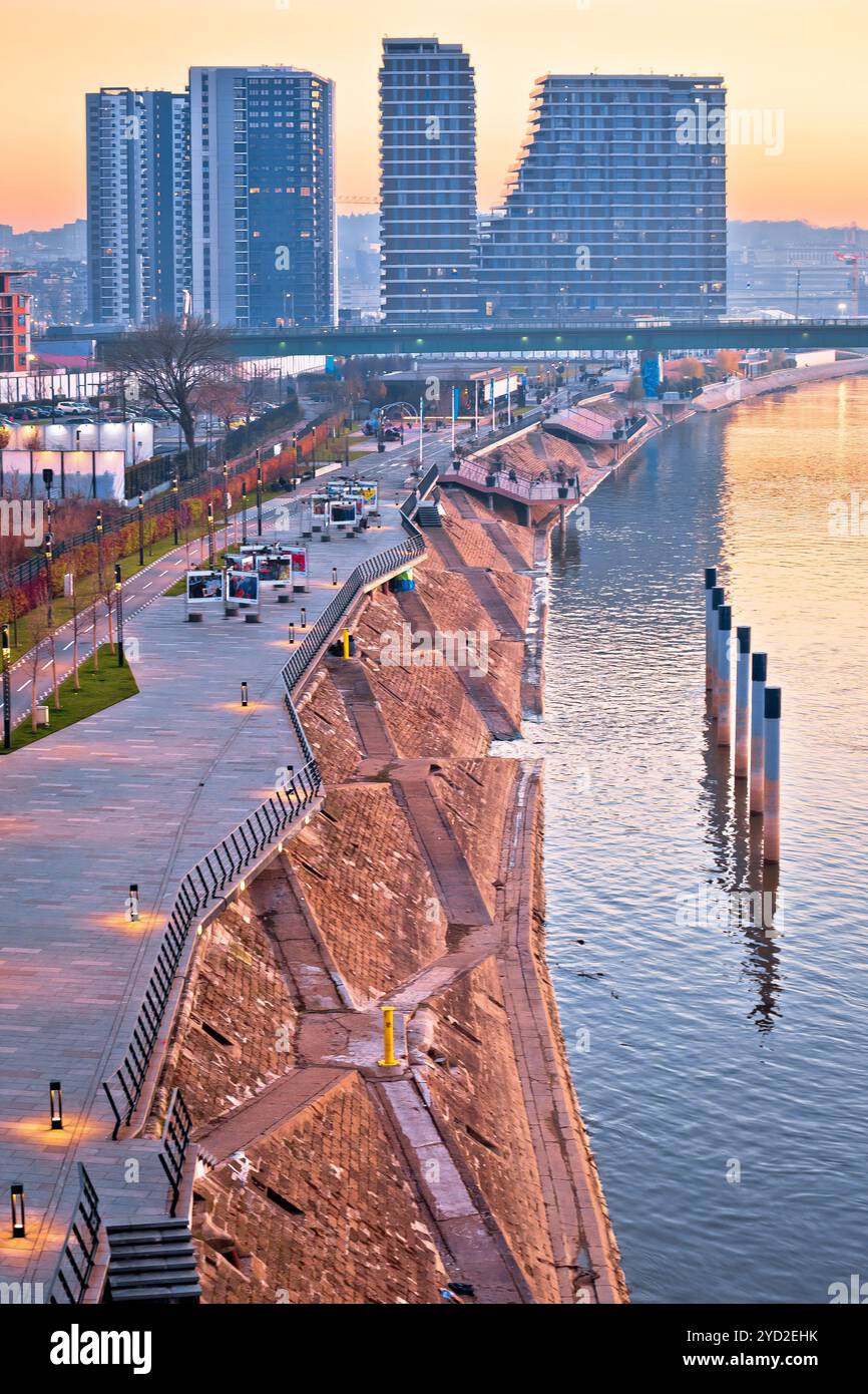 Belgrade sur la vue sur l'eau depuis le pont de la rivière Sava Banque D'Images