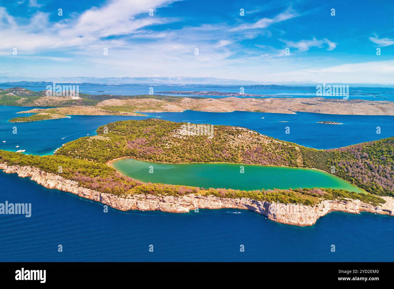 Parc naturel Telascica et lac vert Mir sur l'île Dugi Otok vue aérienne Banque D'Images