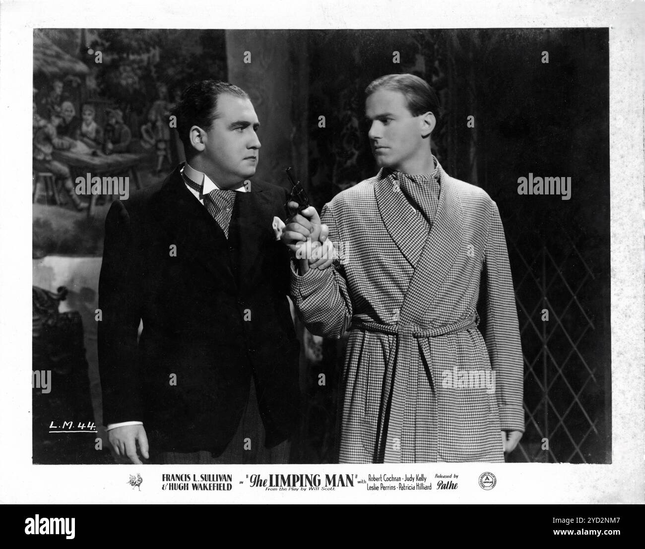 FRANCIS L. SULLIVAN et ROBERT COCHRAN dans THE LIMPING MAN 1936 le réalisateur / scénariste WALTER SUMMERS jouent Will Scott Welwyn Studios / Pathe Pictures Ltd Banque D'Images