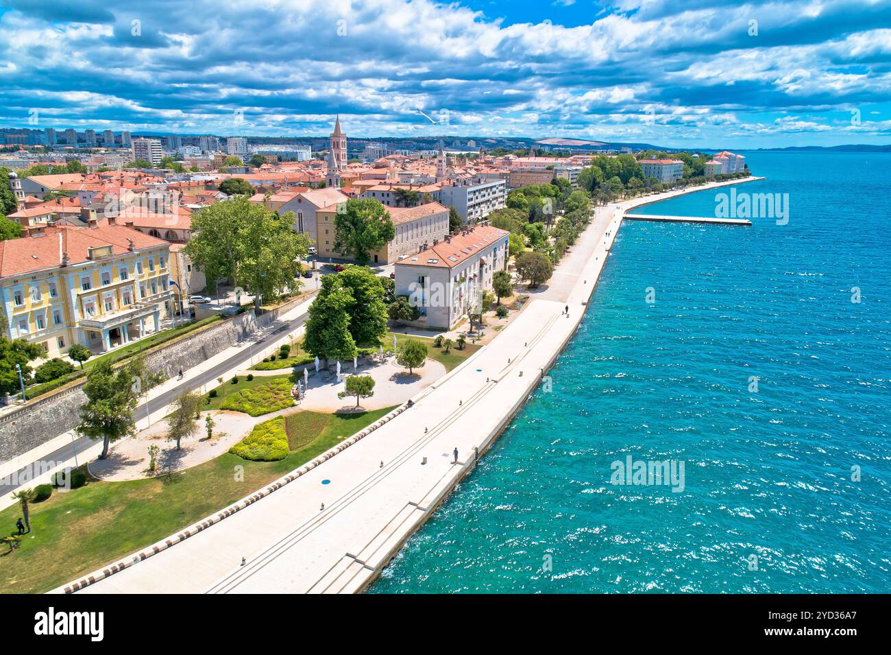 Vue panoramique aérienne du front de mer de la ville de Zadar Banque D'Images