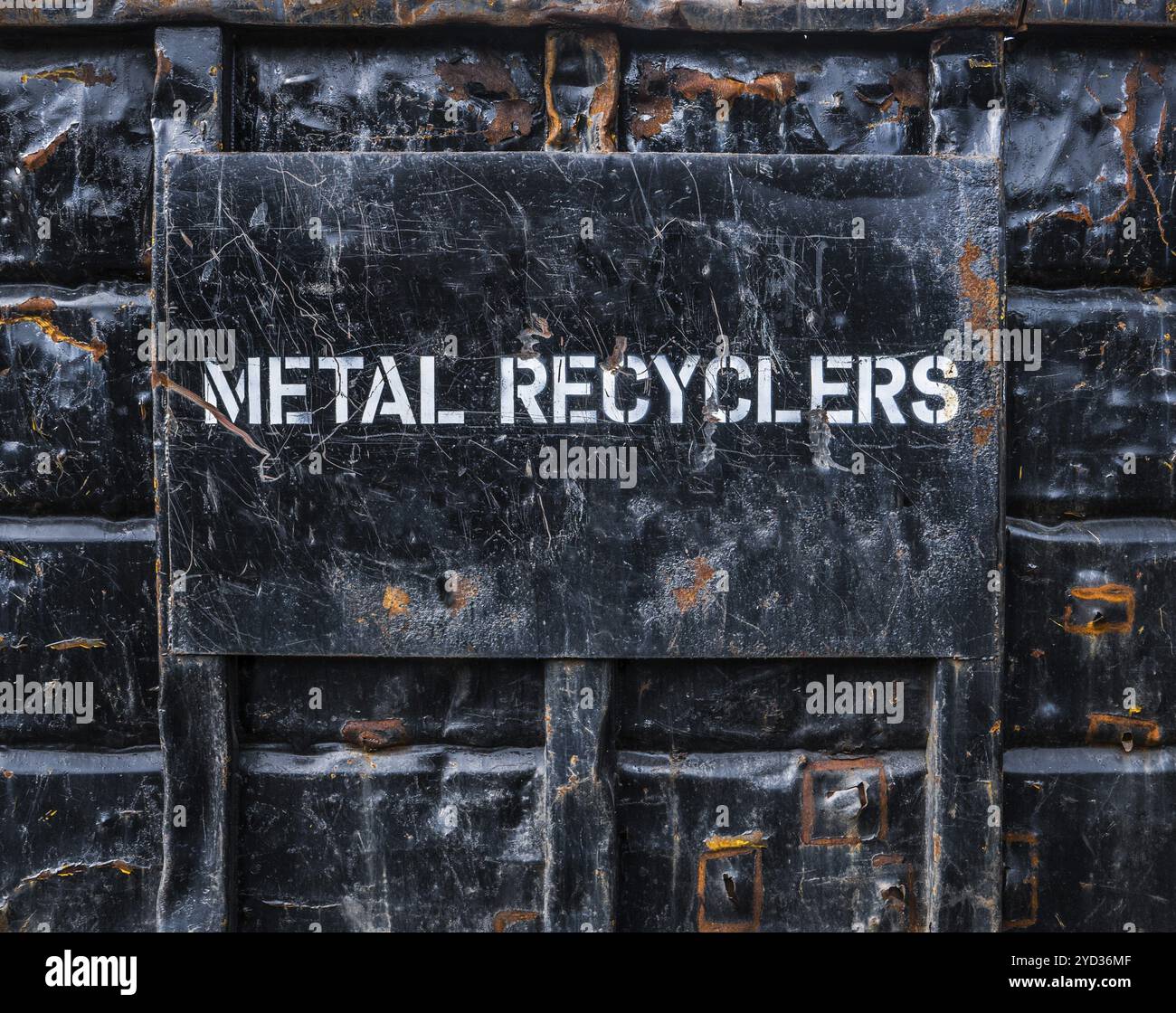 Droit de l'environnement d'un recyclage des métaux industriels Skip to ou benne Banque D'Images