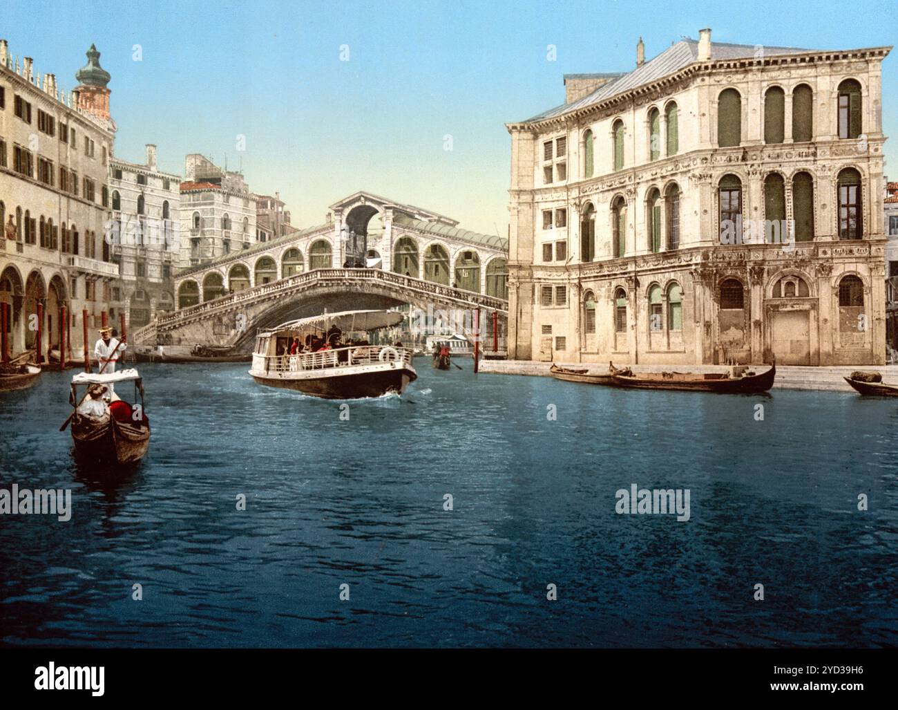 Le Grand canal avec le pont du Rialto, Venise, Italie, historique, restauré numériquement reproduction d'un original du XIXe siècle, date d'enregistrement non indiquée Banque D'Images