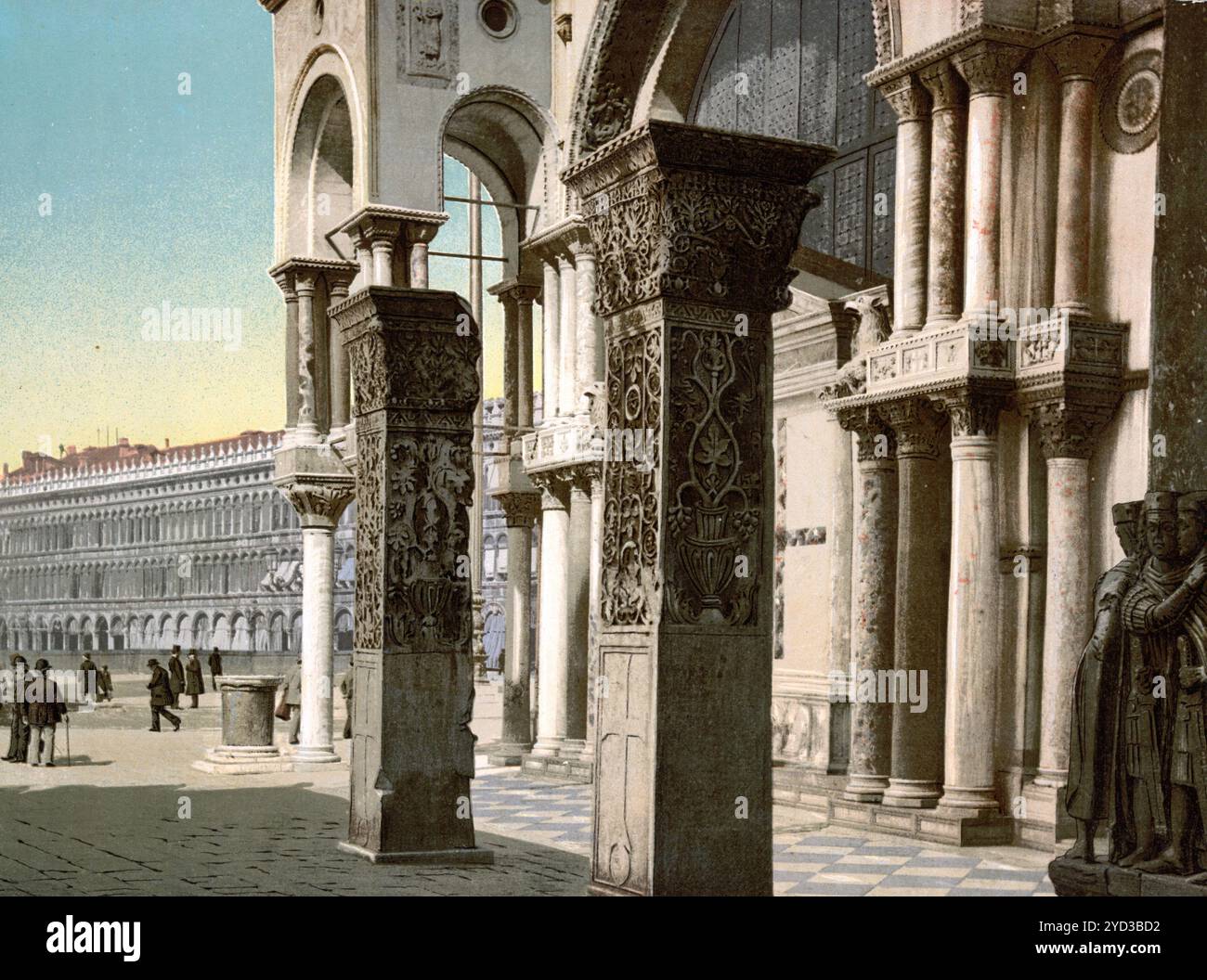 Colonnes de : Église de Marc, Venise, Italie, historique, restauré numériquement reproduction d'un original du XIXe siècle, date d'enregistrement non indiquée Banque D'Images