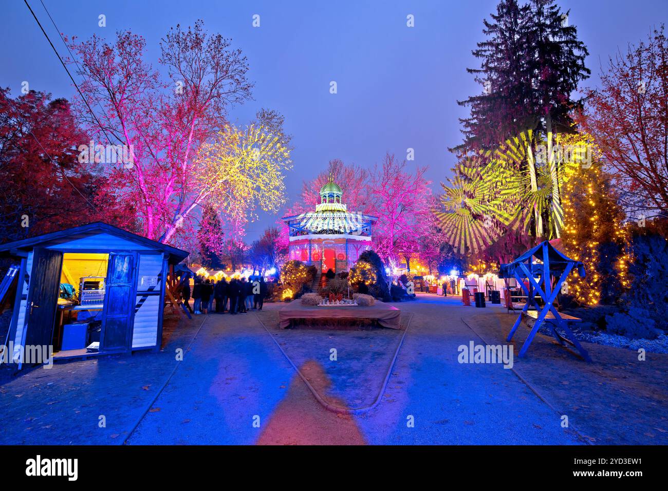 Ville de Koprivnica vue sur le parc de l'Avent, scène de nuit de Podravina Banque D'Images