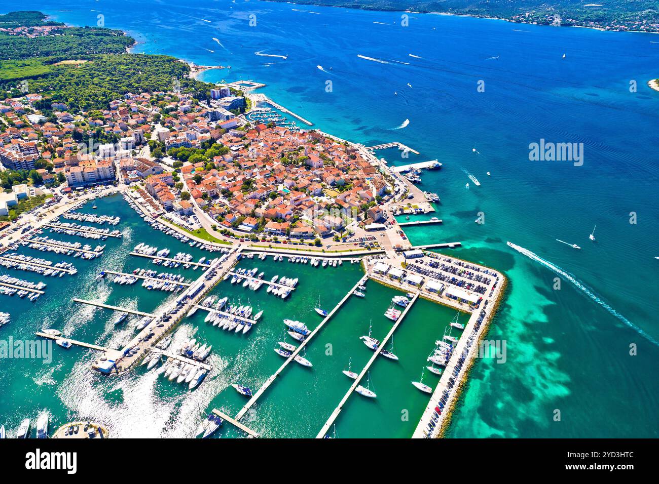 Vue aérienne de la ville côtière historique de Biograd na Moru Banque D'Images