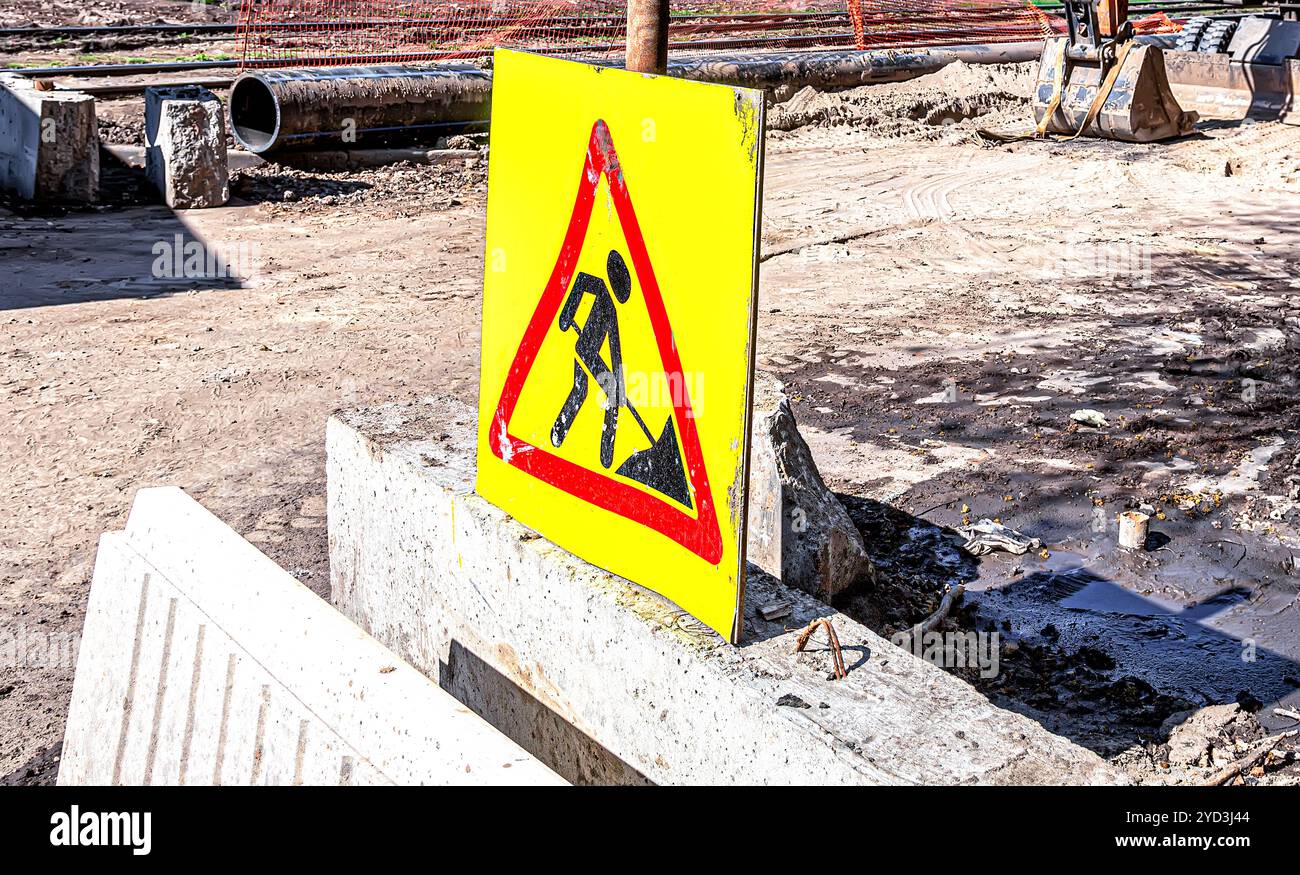 Panneau de signalisation routière. Réparation de route dans la rue de la ville Banque D'Images