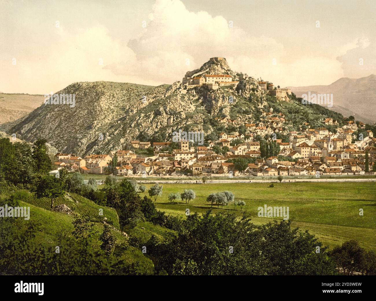 Knin, Gesamtansicht, Dalmatien, Kroatien, Österreich-Ungarn, Digital restaurierte Reproduktion eines Originals aus dem 19. Jahrhundert, Aufnahmedatum nicht angegeben, vue générale, Dalmatie, Croatie, Austro-Hongrie , reproduction restaurée numériquement à partir d'un original du XIXe siècle, date d'enregistrement non indiquée Banque D'Images Knin, Gesamtansicht, Dalmatien, Kroatien, Österreich-Ungarn, Digital restaurierte Reproduktion eines Originals aus dem 19. Jahrhundert, Aufnahmedatum nicht angegeben, vue générale, Dalmatie, Croatie, Austro-Hongrie , reproduction restaurée numériquement à partir d'un original du XIXe siècle, date d'enregistrement non indiquée Banque D'Images