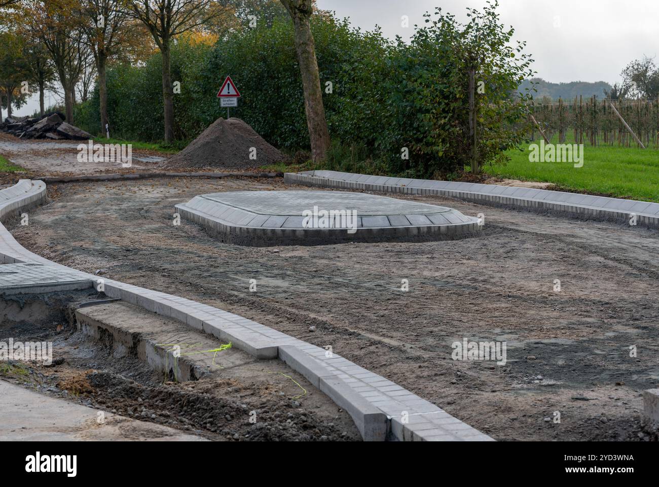 asphalte, pelleteuse, bâtiment, bâtiment - activité, construction, chantier de construction, contrôle, route de campagne, danger, conduite, sensibilisation du conducteur, ingénierie, Banque D'Images