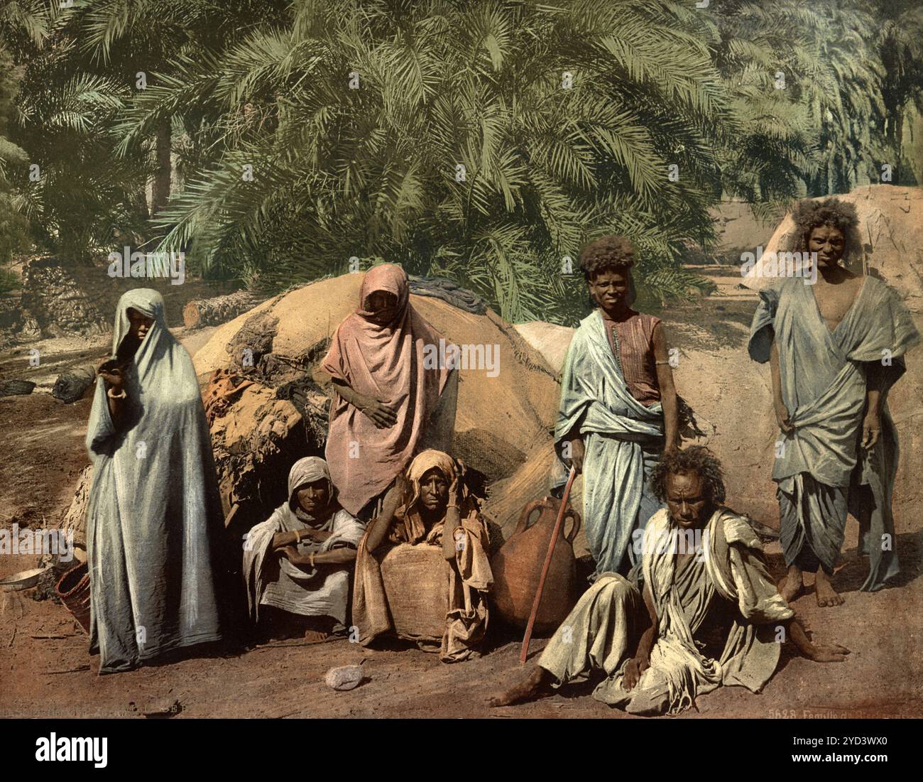 Familie von Bischarins, Ägypten, digital restaurierte Reproduktion eines Originals aus dem 19. Jahrhundert, Aufnahmedatum nicht angegeben, famille des Bischarins, Égypte, reproduction restaurée numériquement à partir d'un original du XIXe siècle, date d'enregistrement non indiquée Banque D'Images Familie von Bischarins, Ägypten, digital restaurierte Reproduktion eines Originals aus dem 19. Jahrhundert, Aufnahmedatum nicht angegeben, famille des Bischarins, Égypte, reproduction restaurée numériquement à partir d'un original du XIXe siècle, date d'enregistrement non indiquée Banque D'Images