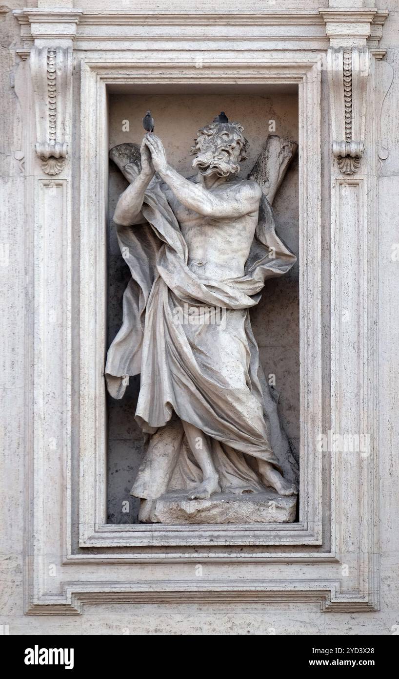 Saint Andrew la statue de l'Apôtre sur le portail de l'église Sant Andrea della Valle à Rome, Italie Banque D'Images