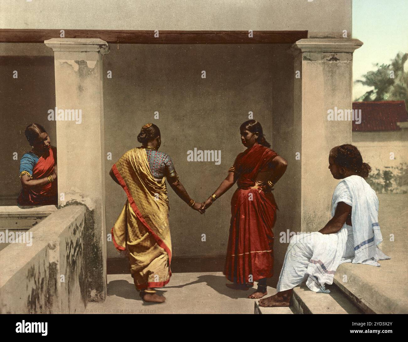 Südindien. Tanzende Tempelmädchen, Indien, digital restaurierte Reproduktion eines Originals aus dem 19. Jahrhundert, Aufnahmedatum nicht angegeben, Sud de l'Inde. Dancing Temple-Maids, Inde, reproduction restaurée numériquement à partir d'un original du XIXe siècle, date d'enregistrement non indiquée Banque D'Images Südindien. Tanzende Tempelmädchen, Indien, digital restaurierte Reproduktion eines Originals aus dem 19. Jahrhundert, Aufnahmedatum nicht angegeben, Sud de l'Inde. Dancing Temple-Maids, Inde, reproduction restaurée numériquement à partir d'un original du XIXe siècle, date d'enregistrement non indiquée Banque D'Images
