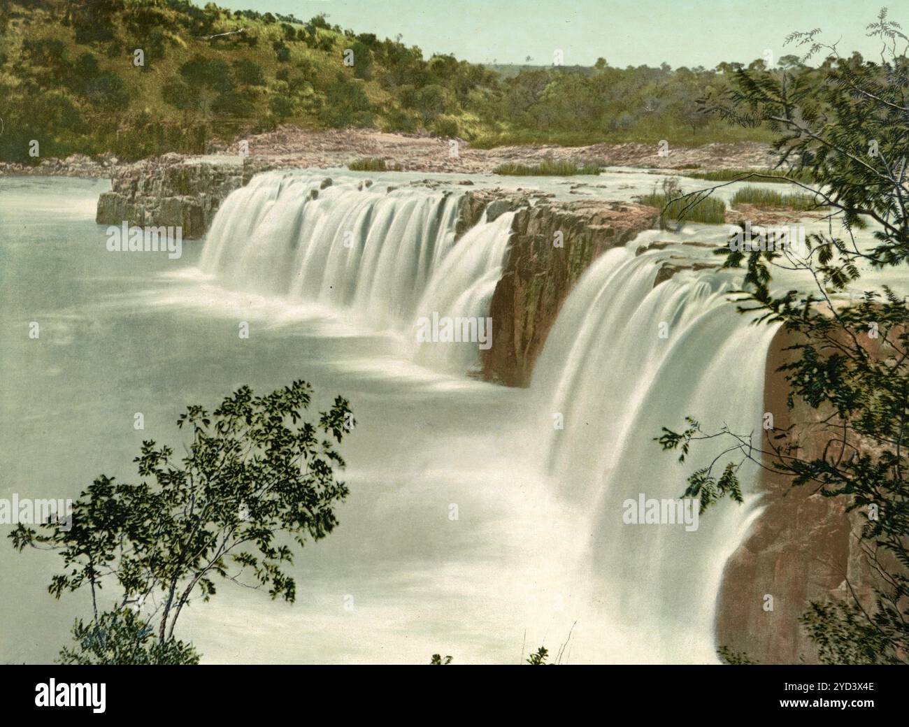 Wasserfälle am Tugela River in der Nähe von Colenso, Natal, Südafrika, digital restaurierte Reproduktion eines Originals aus dem 19. Jahrhundert, Aufnahmedatum nicht angegeben, chutes sur la rivière Tugela près de Colenso, Afrique du Sud , reproduction restaurée numériquement à partir d'un original du XIXe siècle, date d'enregistrement non indiquée Banque D'Images Wasserfälle am Tugela River in der Nähe von Colenso, Natal, Südafrika, digital restaurierte Reproduktion eines Originals aus dem 19. Jahrhundert, Aufnahmedatum nicht angegeben, chutes sur la rivière Tugela près de Colenso, Afrique du Sud , reproduction restaurée numériquement à partir d'un original du XIXe siècle, date d'enregistrement non indiquée Banque D'Images