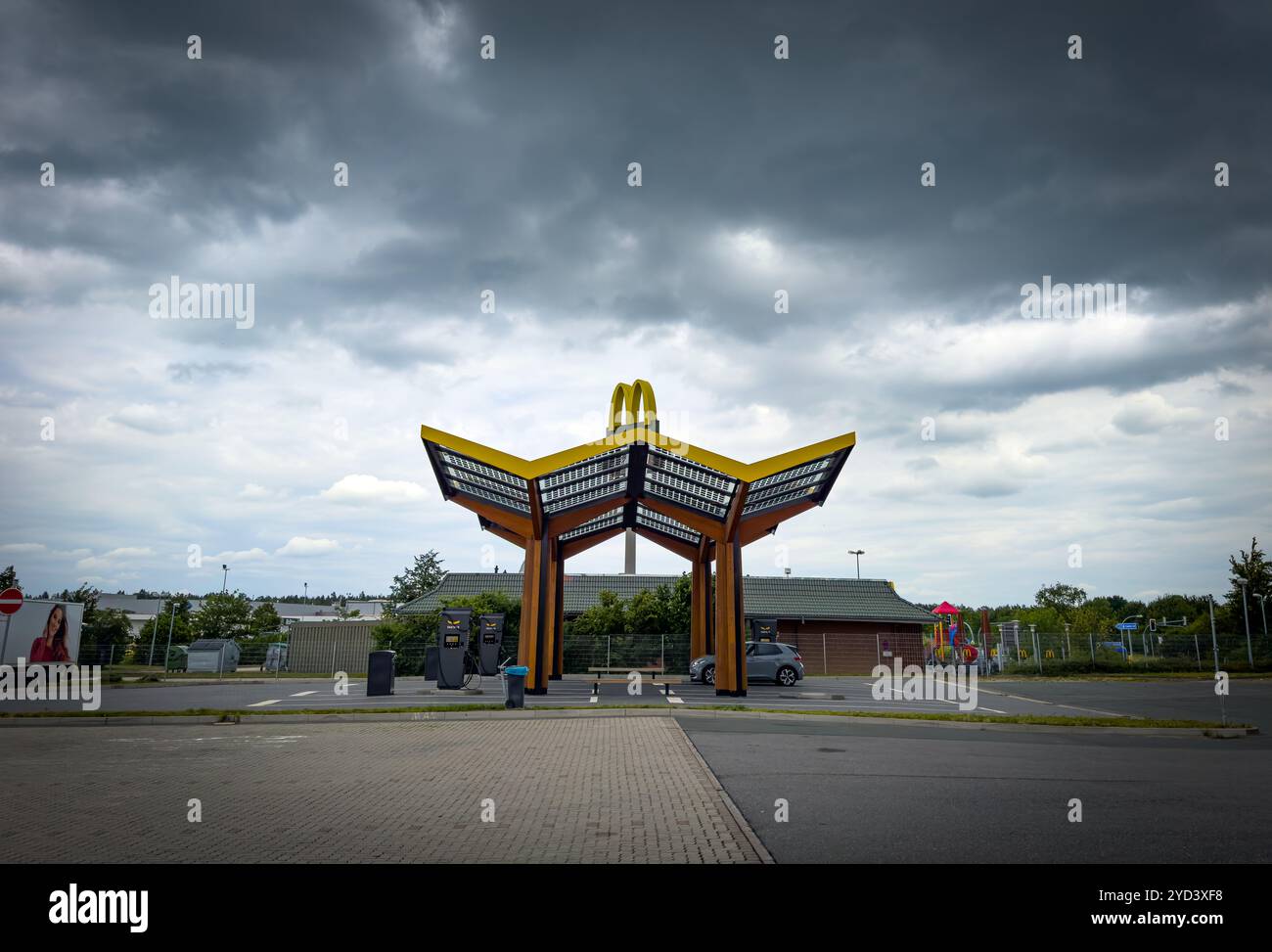 Hermsdorf, Allemagne. 02 juillet 2024. Centrale électrique Tesla Super charger, station de recharge Fastned et Allego à la station-service de l'arrêt de repos de l'autoroute A9 à Hermsdorf, Allemagne, le 2 juillet 2024. Photographe : ddp images/STAR-images crédit : ddp Media GmbH/Alamy Live News Banque D'Images