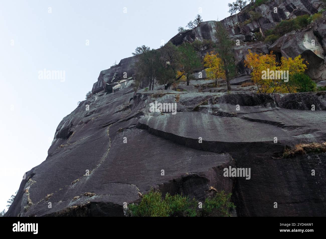 Rock Wall dans le parc national de Yosemite Banque D'Images