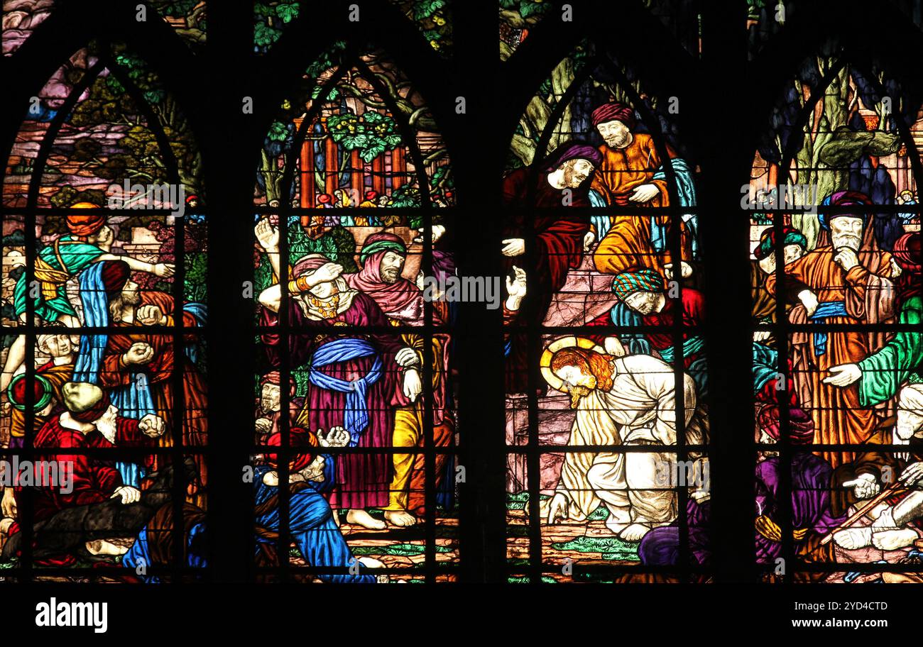 Le Christ et la femme adultère, vitraux, l'église Saint-Jean de Montmartre, Paris Banque D'Images