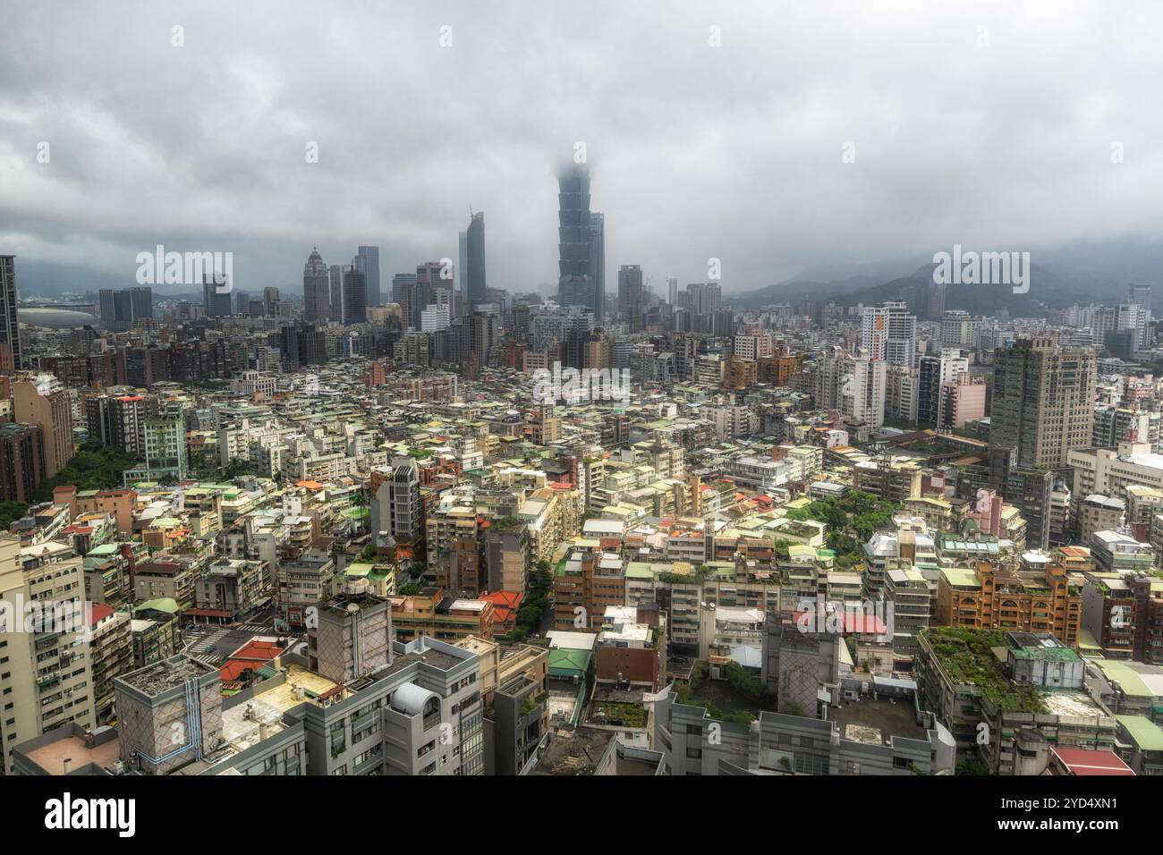 Taipei 101 pendant les jours de pluie Banque D'Images