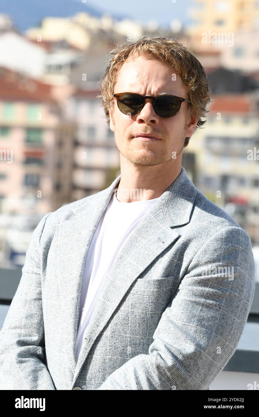 Cannes, France. 21 octobre 2024. Alfie Allen assiste à la photocall de 'Safe Harbor' dans le cadre du MIPCOM 2024 à Cannes. (Photo de Luigi Lorio/SOPA images/Sipa USA) crédit : Sipa USA/Alamy Live News Banque D'Images