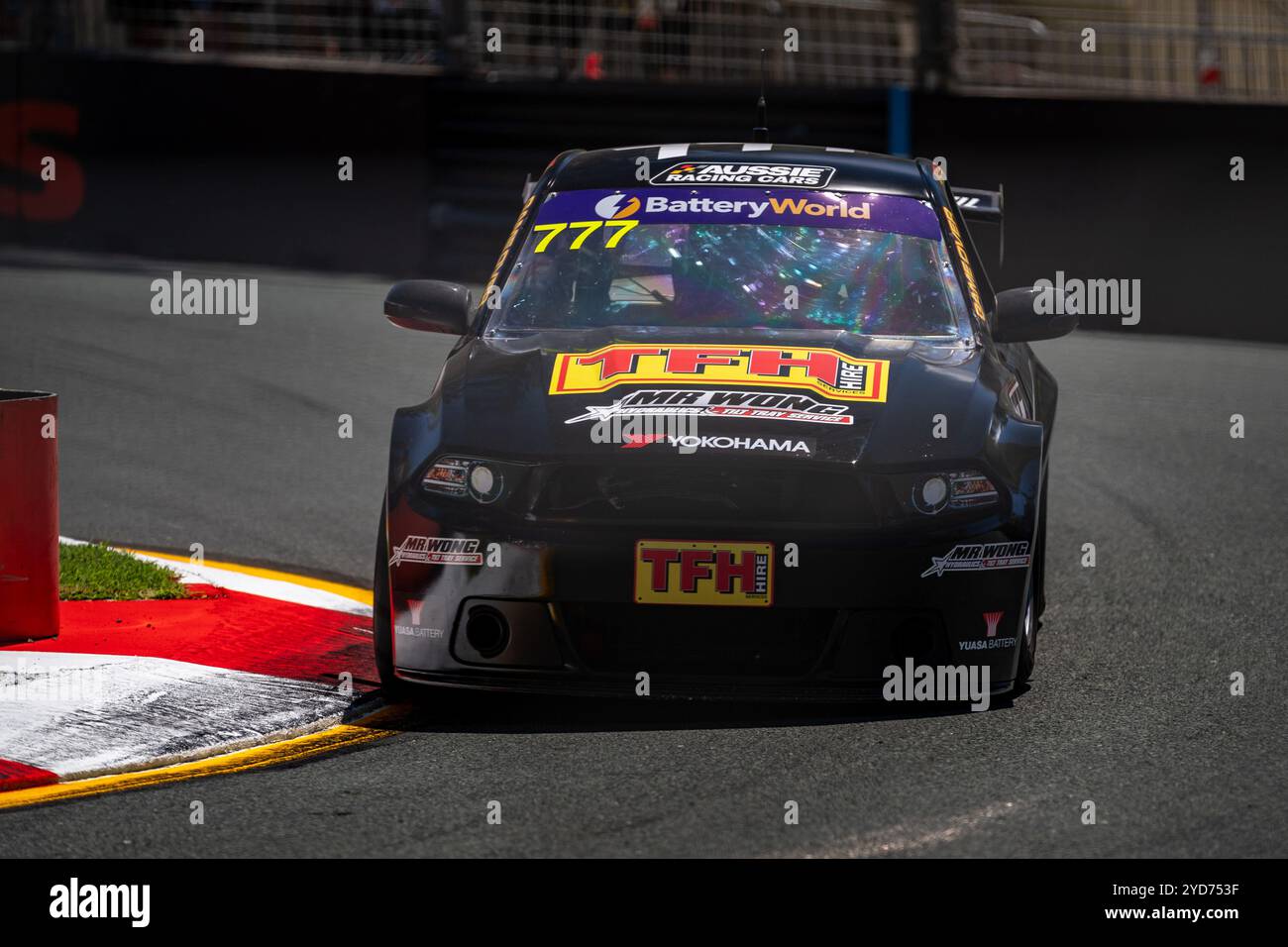 Gold Coast, Queensland, Australie. 25 octobre 2024. DESMOND COLLIER (777) rattrape le corner de Coates lors des entraînements des Aussie Racing Cars vendredi au Boost Mobile Gold Coast 500. (Crédit image : © James Forrester/ZUMA Press Wire) USAGE ÉDITORIAL SEULEMENT! Non destiné à UN USAGE commercial ! Banque D'Images