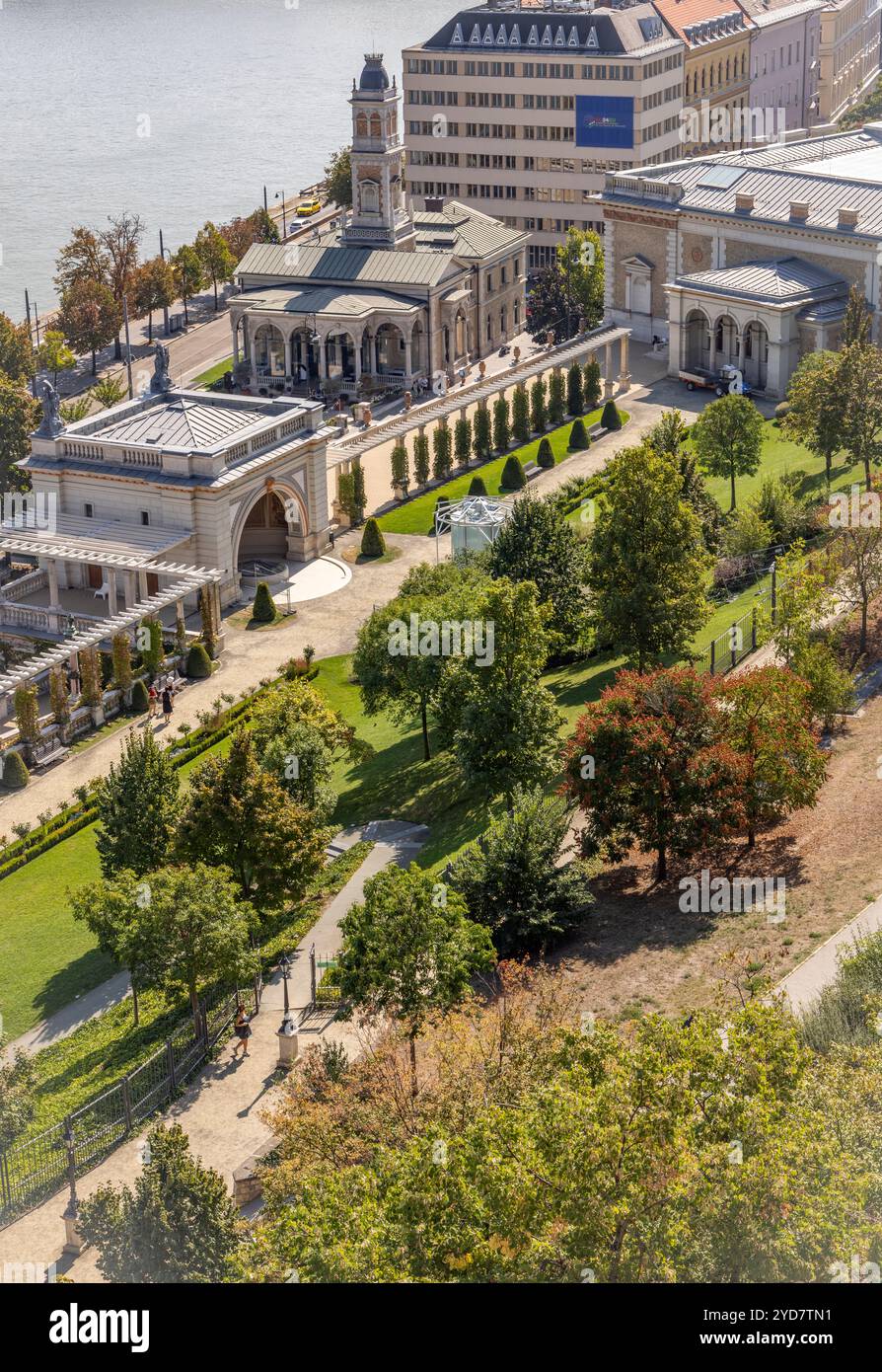 Vue sur le jardin du château, la colline du château, Budapest, Hongrie. Banque D'Images