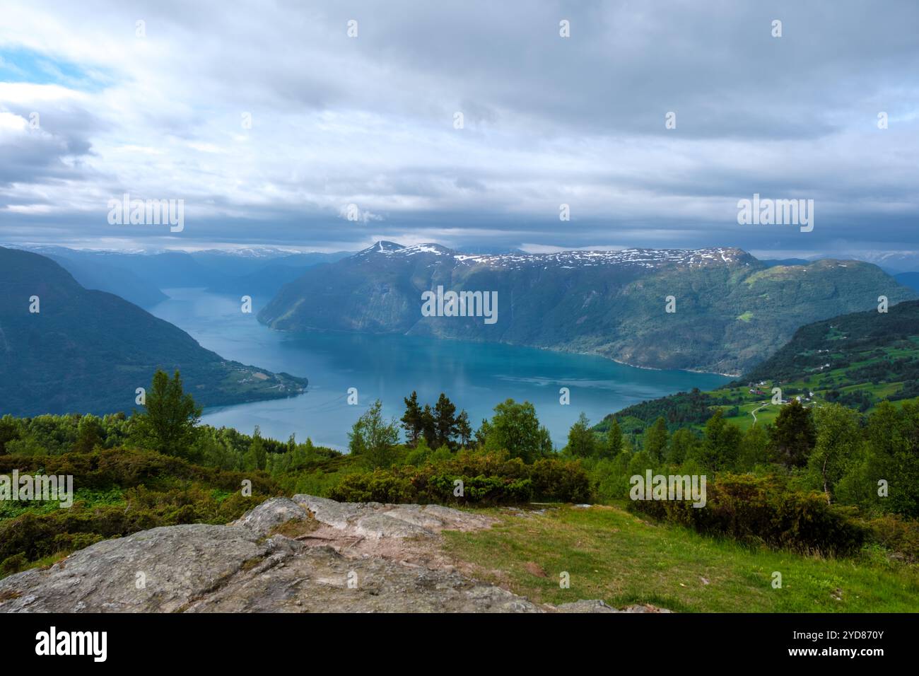 Norwegian Fjord Panorama, LustraFjord from Molden Hike, Norvège Banque D'Images