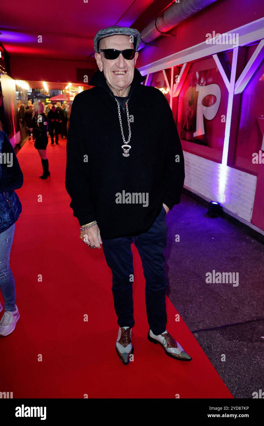 Eddy Kante beim 50. Geburtstag der Kneipe Zur Ritze auf der Reeperbahn. Hambourg, 24.10.2024 *** Eddy Kante à l'occasion du 50e anniversaire du pub Zur Ritze sur la Reeperbahn Hambourg, 24 10 2024 Foto:xgbrcix/xFuturexImagex ritze_4027 Banque D'Images