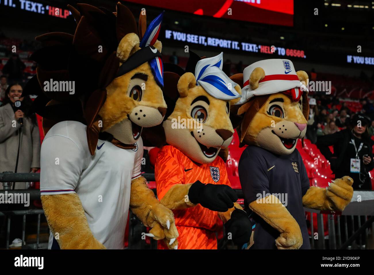 Les mascottes de l'Angleterre lors du match amical international Angleterre femmes vs Allemagne femmes au stade de Wembley, Londres, Royaume-Uni. 25 octobre 2024. (Photo par Izzy Poles/News images) à Londres, Royaume-Uni le 25/10/2024. (Photo par Izzy Poles/News images/SIPA USA) crédit : SIPA USA/Alamy Live News Banque D'Images