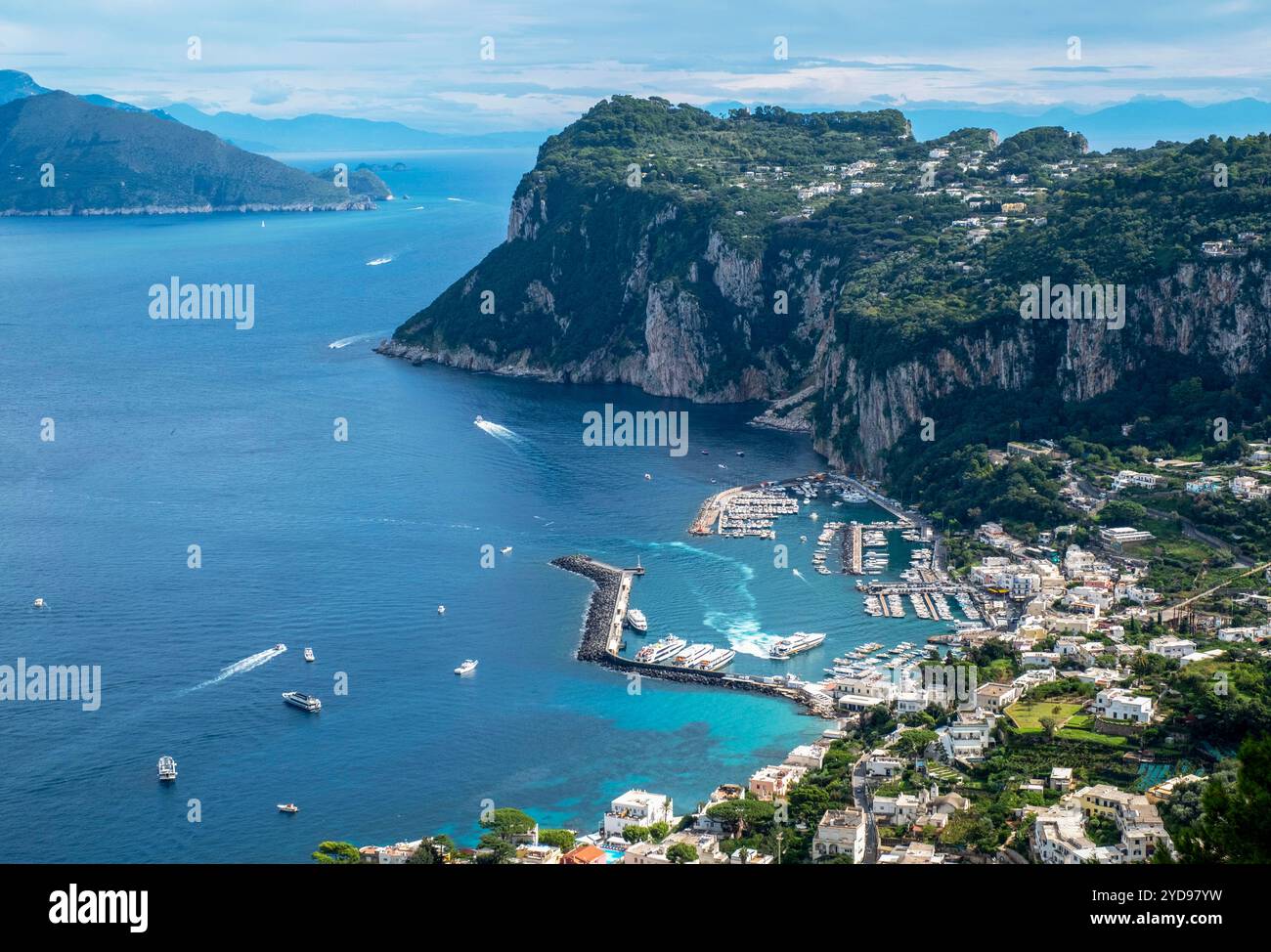 Vue de Marina Grande depuis le point de vue panoramique d'Anacapri, Anacapri, île de Capri, baie de Naples, Campanie, Italie, Banque D'Images