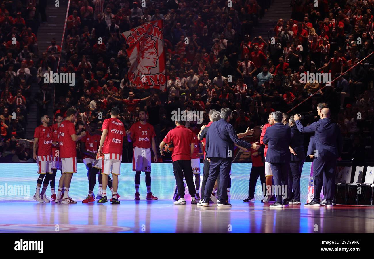 Mannschaftsvorstellung von Olympiacos Piraeus. GER, FC Bayern Basketball v. Olympiacos Piraeus, Basketball, Euroleague, saison 2024/2025, 25.10.2024 Foto : Eibner-Pressefoto/Marcel Engelbrecht Banque D'Images