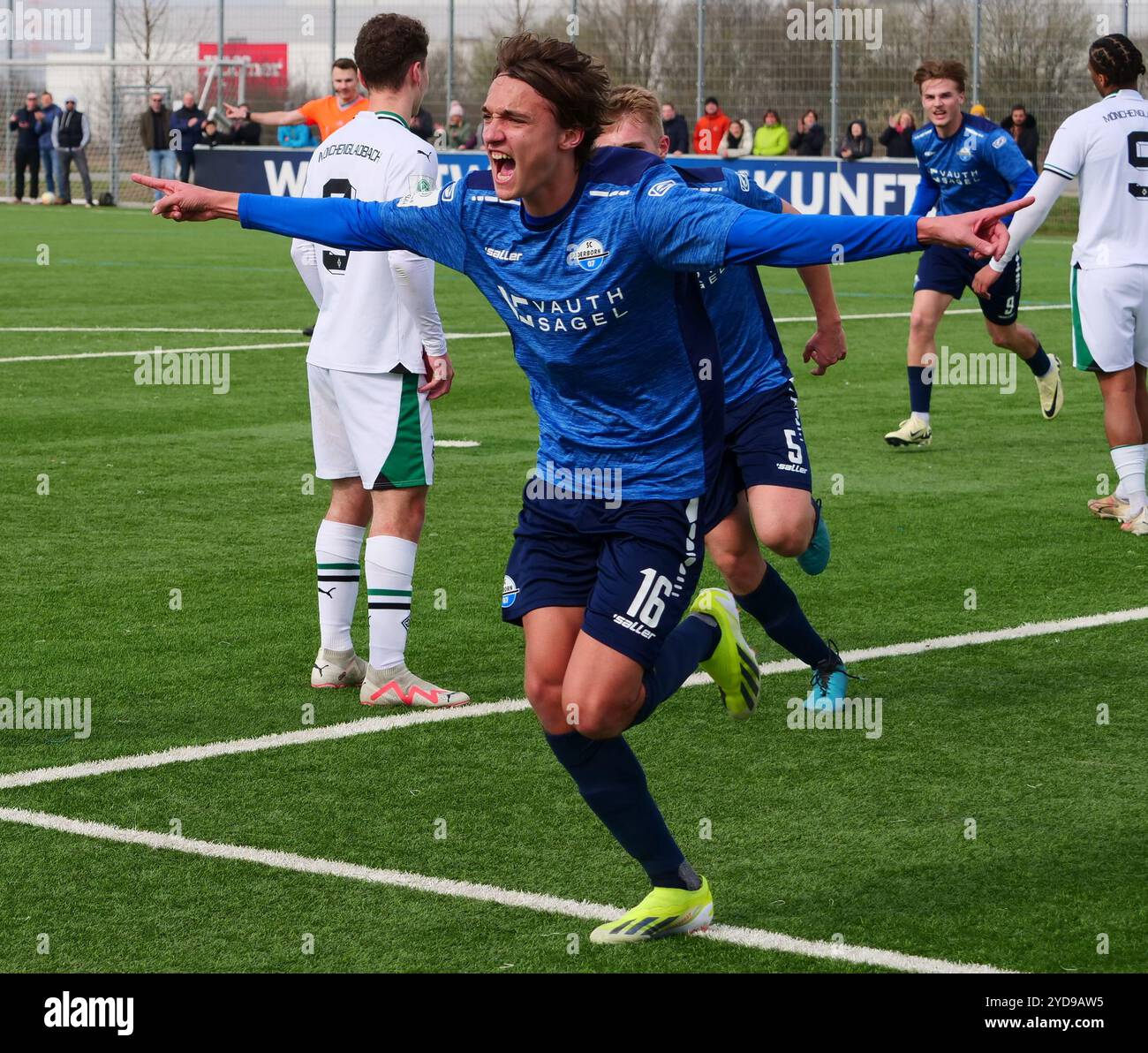 Allemagne, Paderborn, 10 mars. 2024, Luis Engelns, fils de Daniel Farke, professionnel, milieu de terrain au SC Paderborn 07, célébration des buts dans un match Banque D'Images