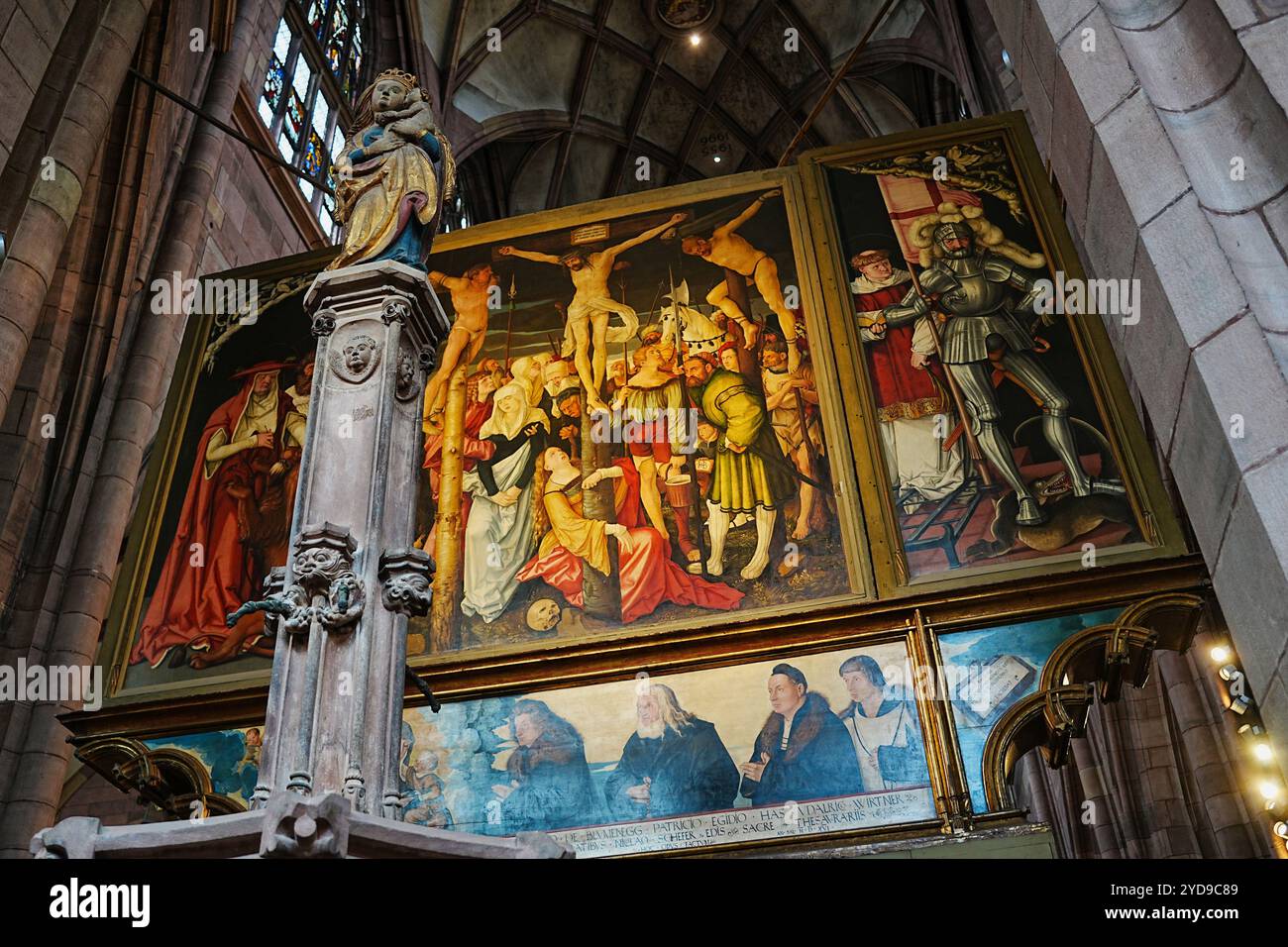 Maître autel de retour avec crucifixion, constituant George et Laurentius ; Freiburg Minster Banque D'Images