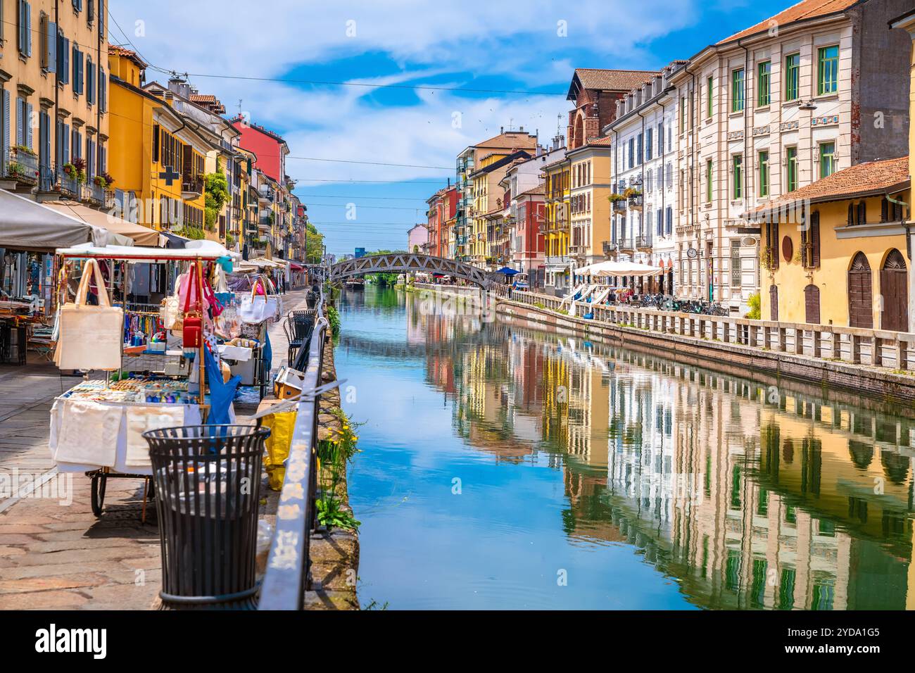 Naviglio Grande canal à Milan vue d'architecture colorée Banque D'Images