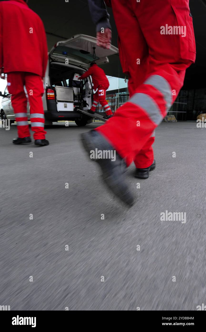 Croix-Rouge fondée pour protéger la vie et la santé humaines Banque D'Images