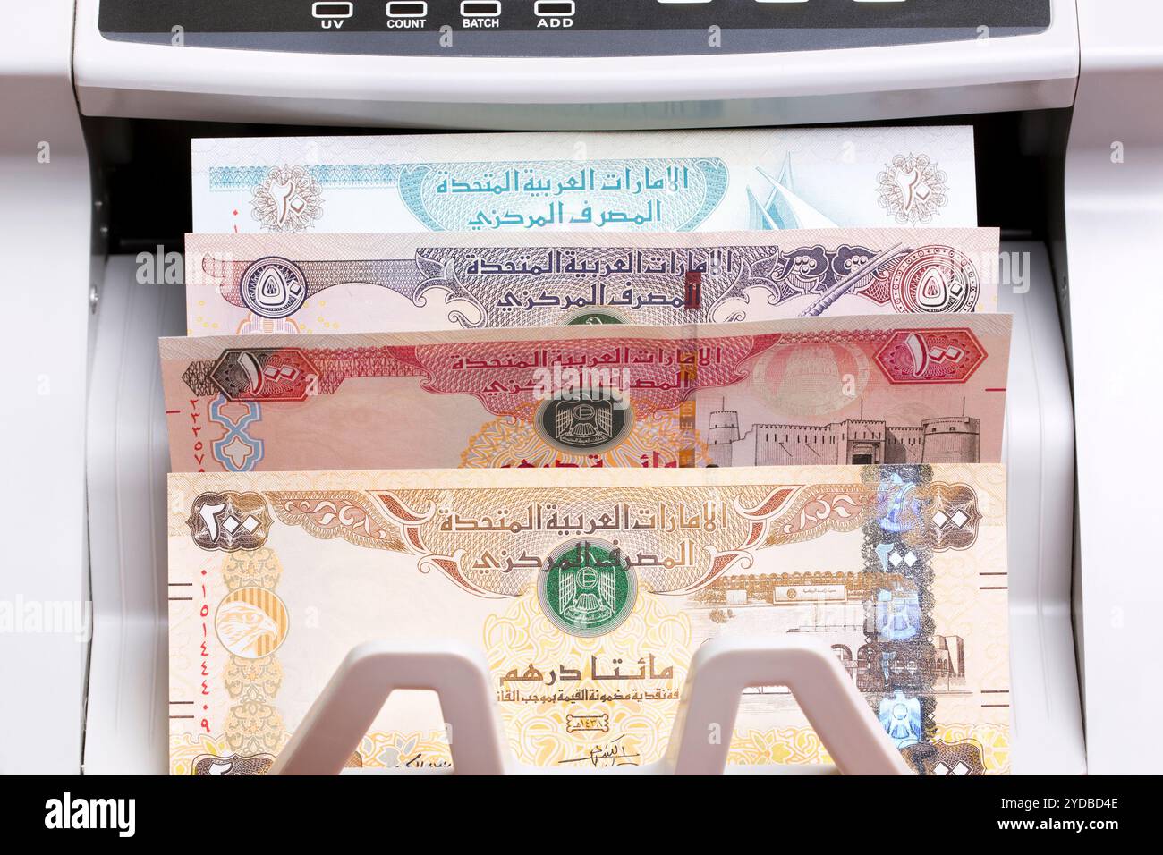 Emirats Arabes Unis dirham dans la machine à compter Banque D'Images