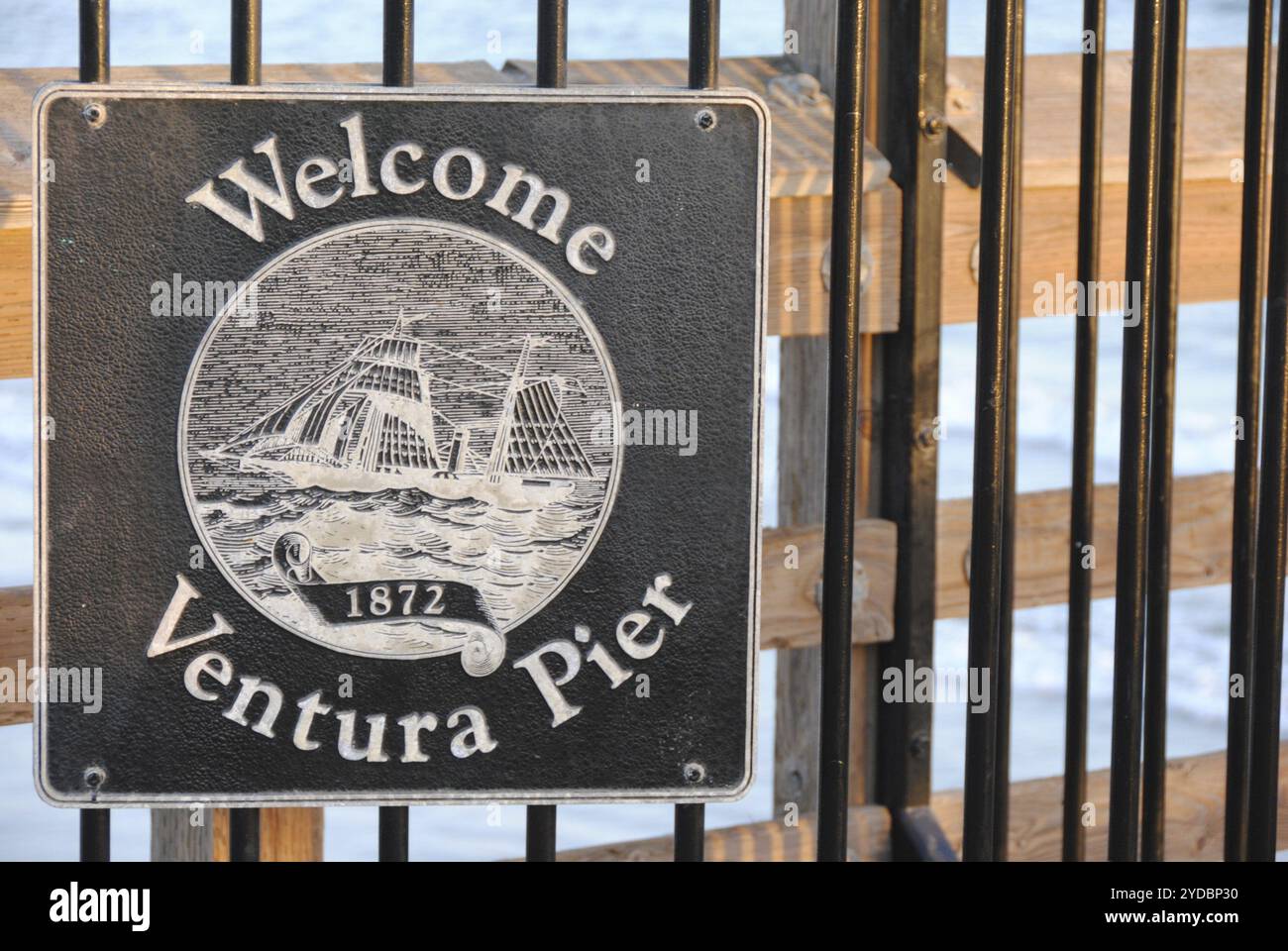 Gros plan de la porte de Ventura Pier, Californie Banque D'Images