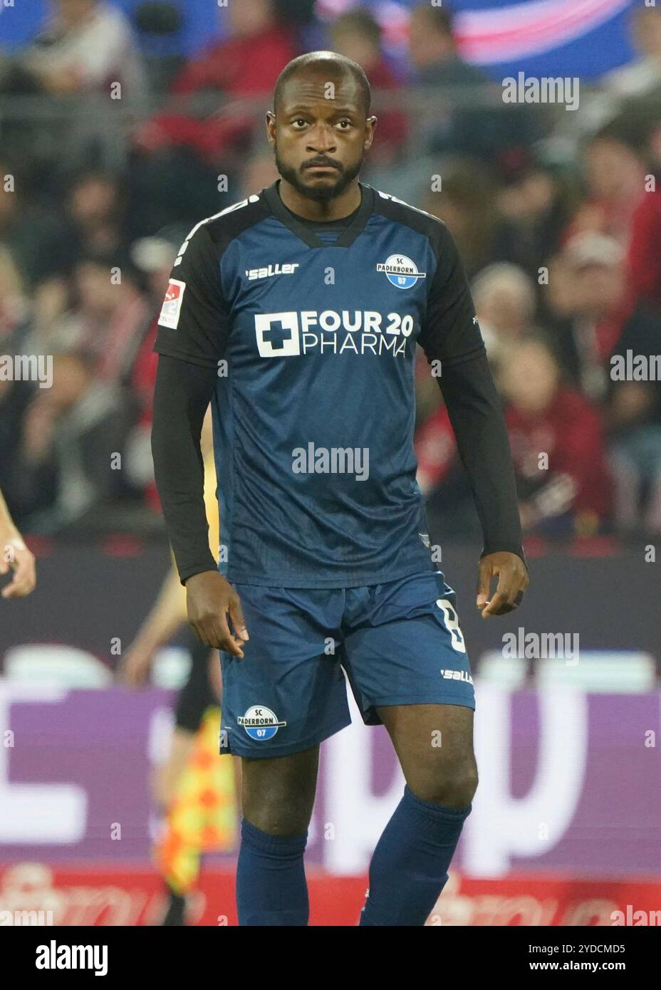 Fussball, 2.BL saison 2024/2025, 1.FC Köln - SC Paderborn RheinEnergieStadion Köln David Kinsombi, SC Paderborn, Aktion, Einzelbild Fotocopyright Gladys Chai von der Laage la réglementation DFL interdit toute utilisation de photographies comme séquences d'images et/ou quasi-vidéo. Crédit : dpa Picture alliance/Alamy Live News Banque D'Images