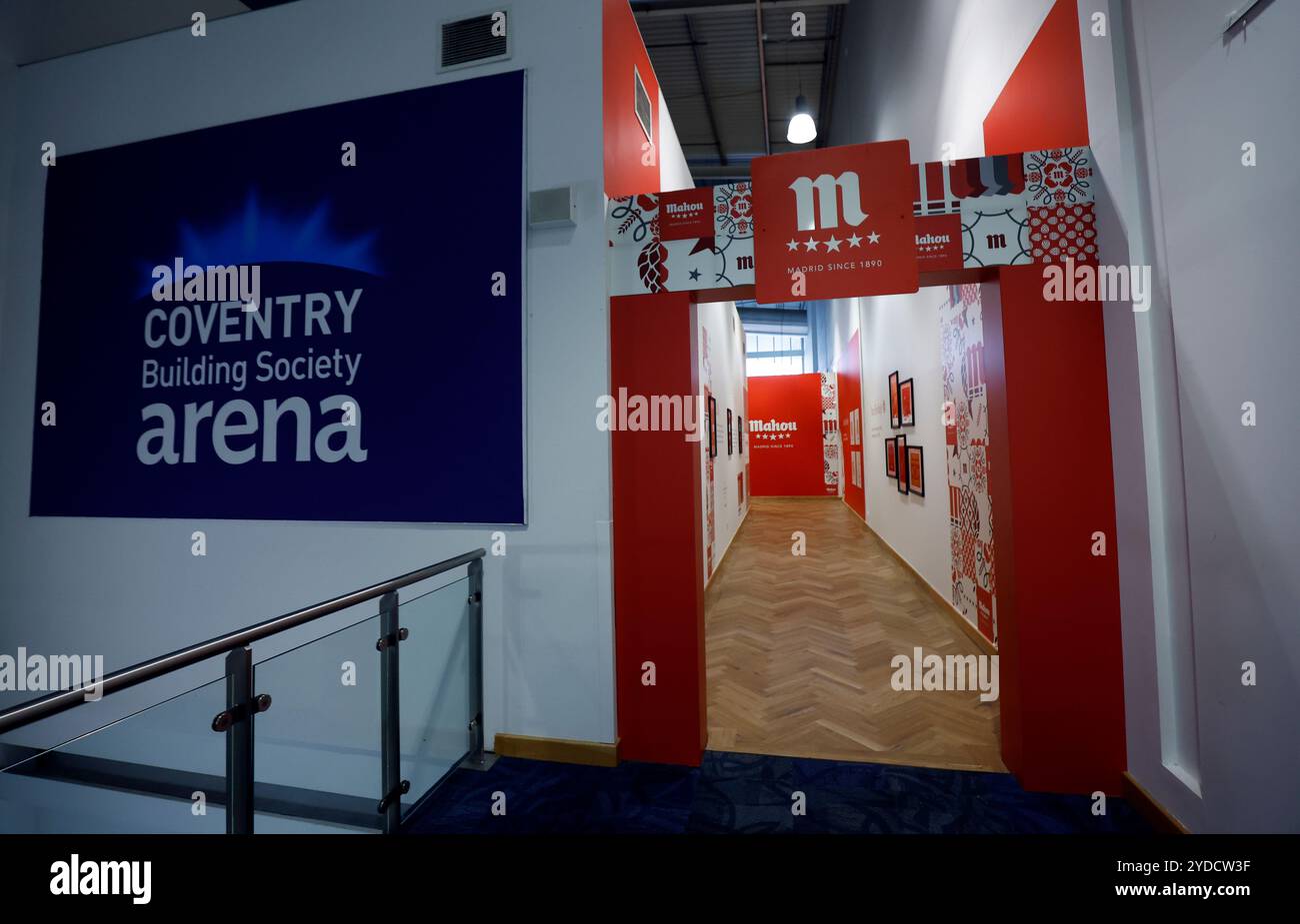 Le salon Mahou pendant le match du Sky Bet Championship à la Coventry Building Society Arena. Date de la photo : samedi 26 octobre 2024. Banque D'Images