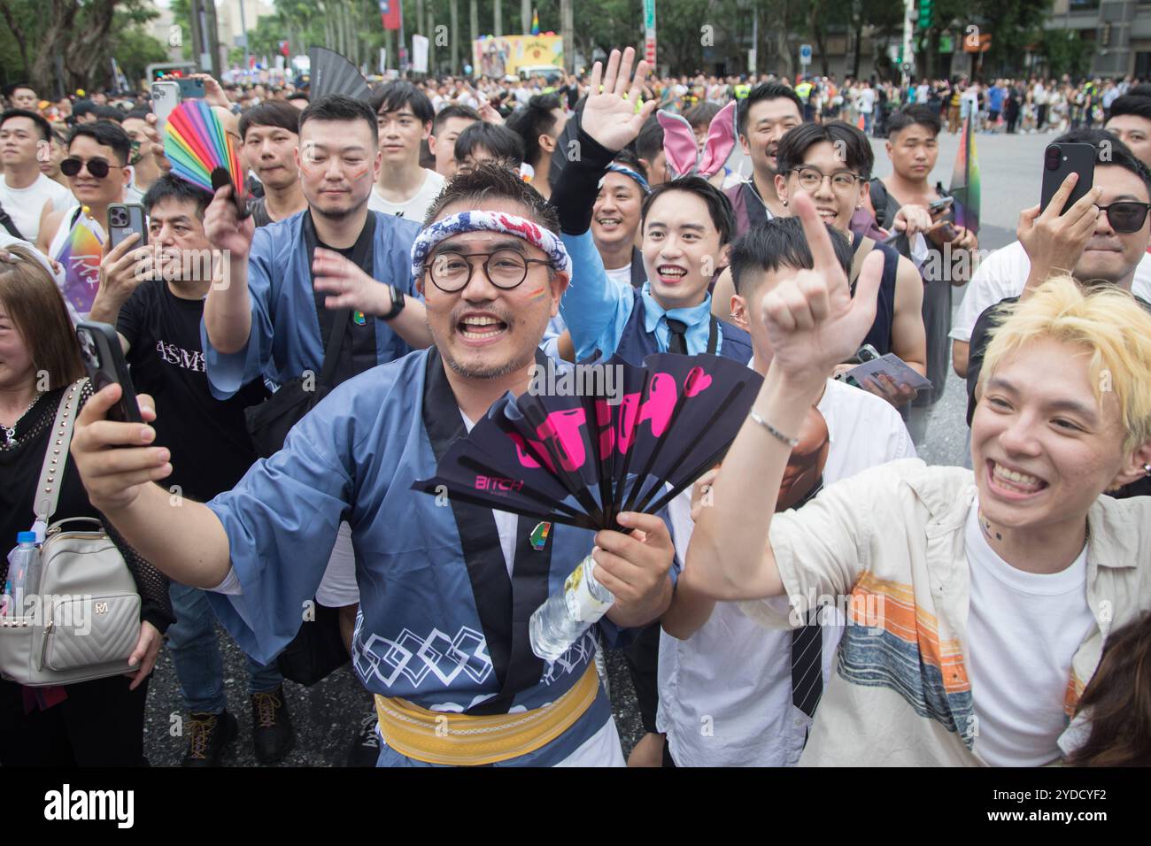 Les participants assistent au défilé annuel LGBTQ Pride Parade à Taipei le 26 octobre 2024. Copyright : xJameson Wux Banque D'Images